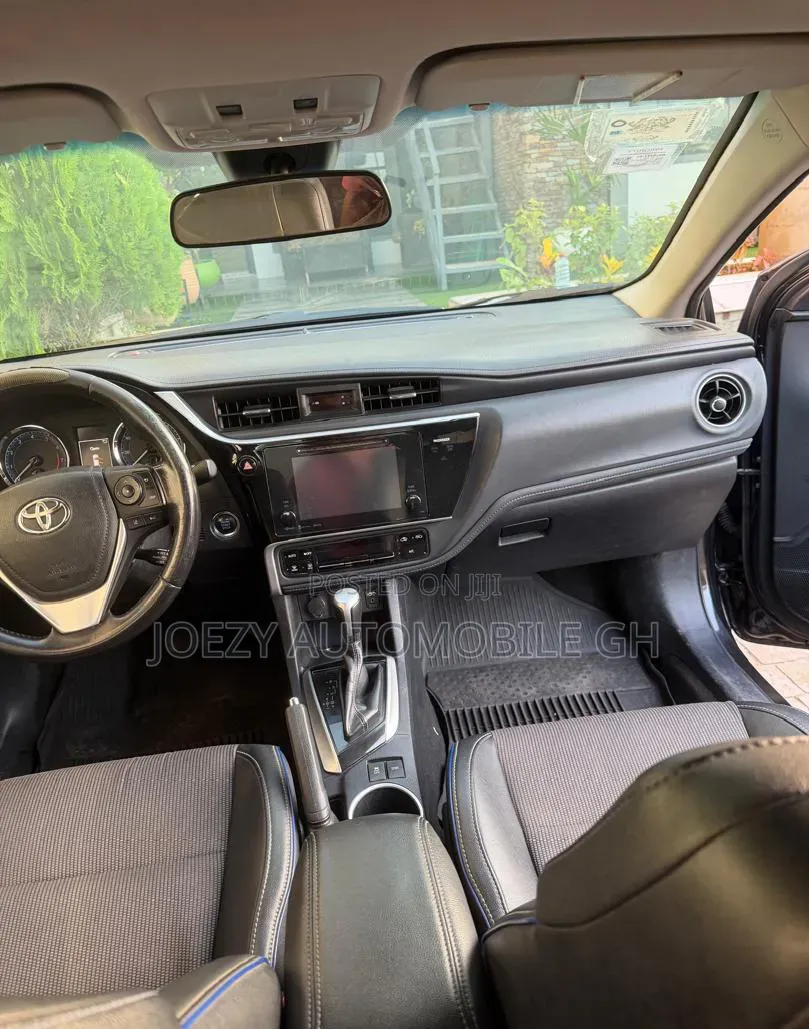Toyota Corolla 2018 Black