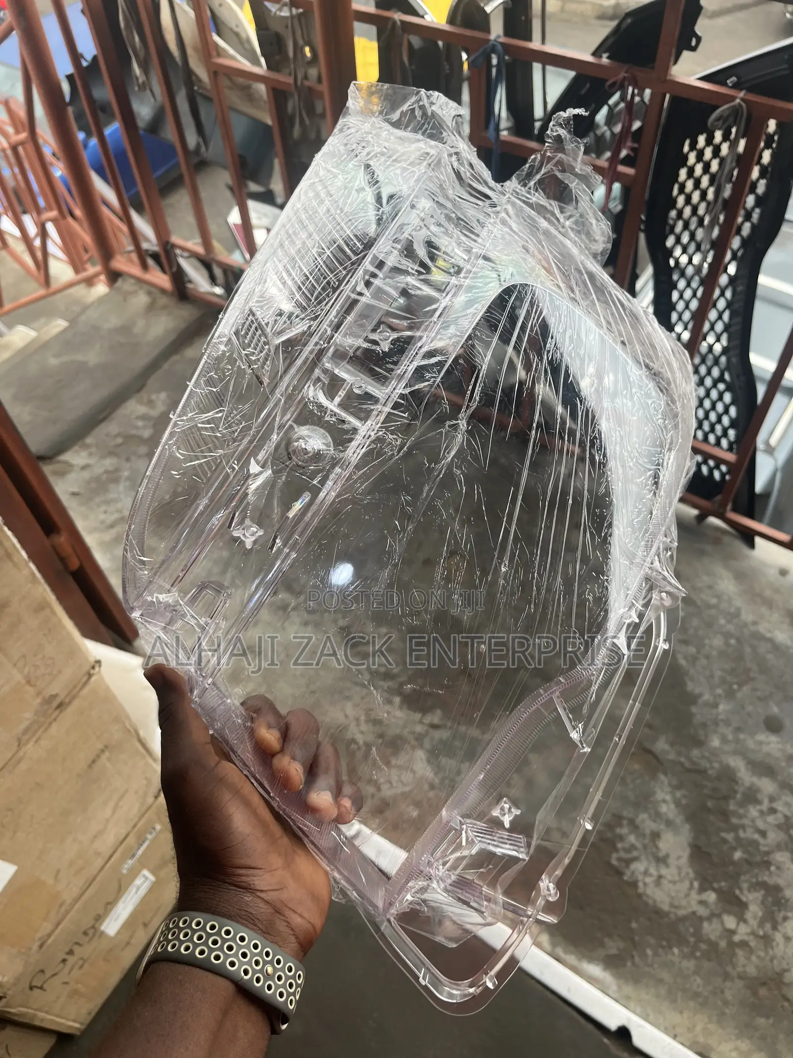 Toyota Voxy Headlight Glass