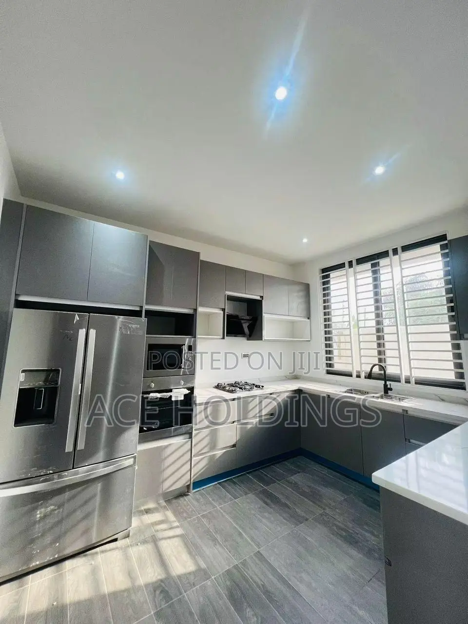 4bdrm Mansion in Nanakrom, Ashaley Botwe for sale
