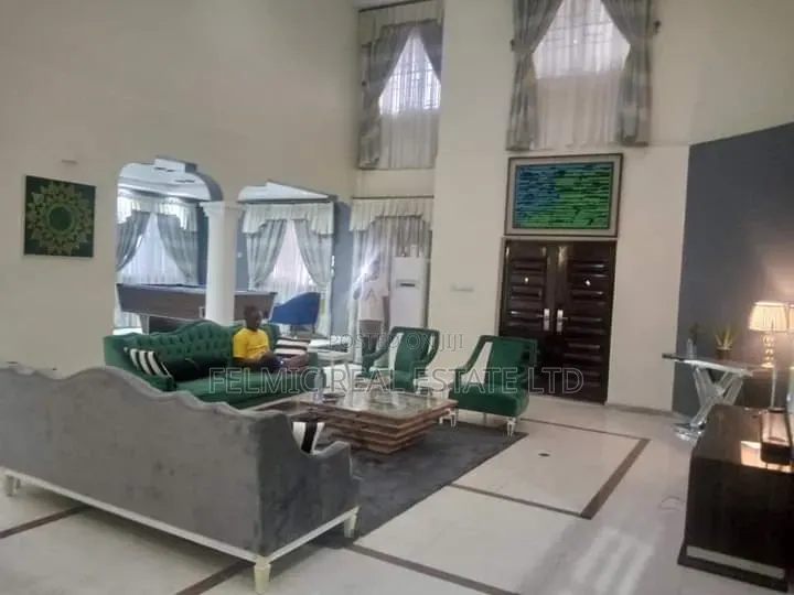 5bdrm Duplex in Felmic Real Estate, Nsawam Adoagyiri Municipal for rent