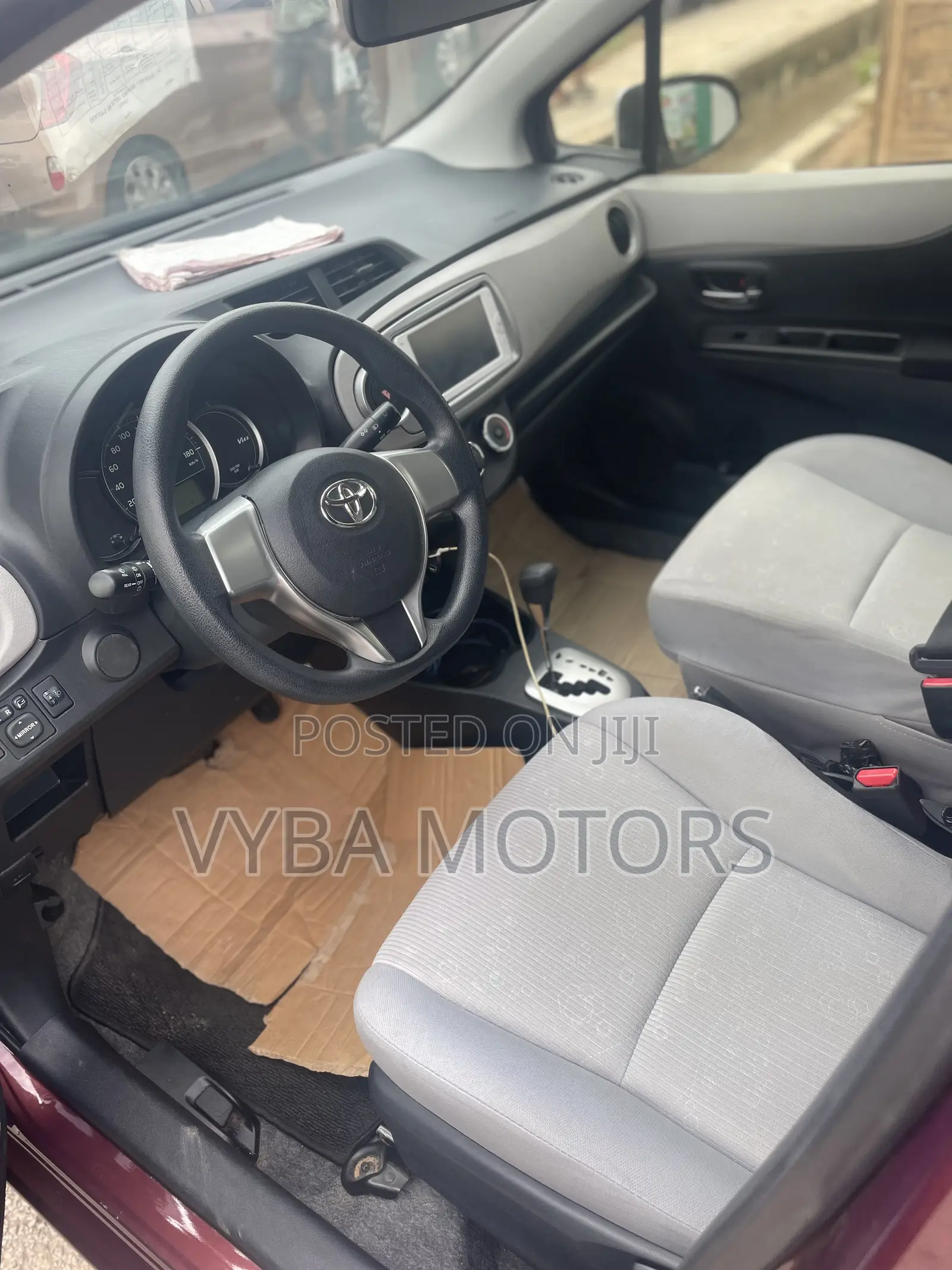 Toyota Vitz 2013 Brown
