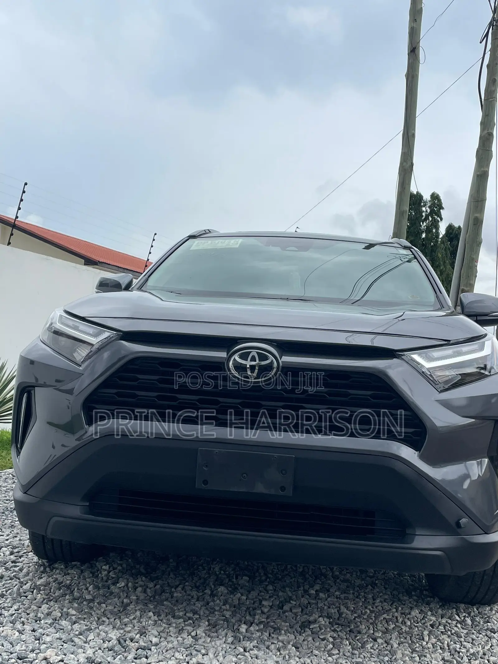 Toyota RAV4 XLE Premium 2026 Gray