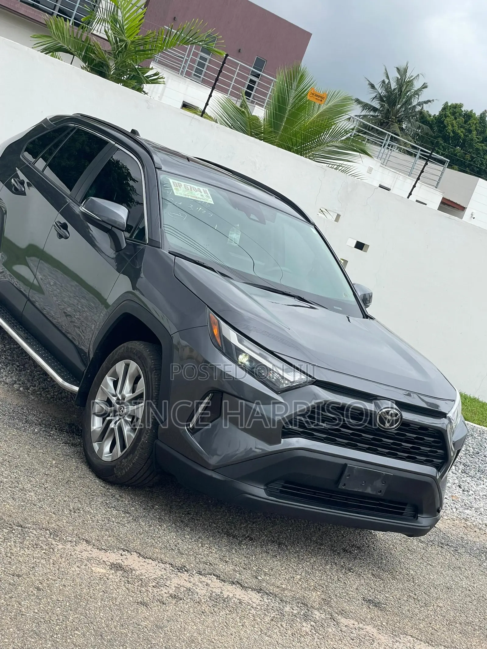 Toyota RAV4 XLE Premium 2026 Gray