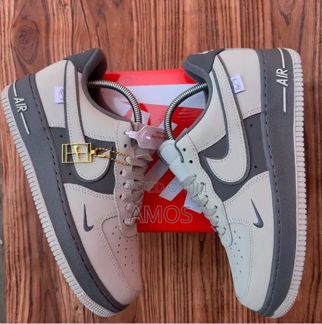 Nike Air Force 1