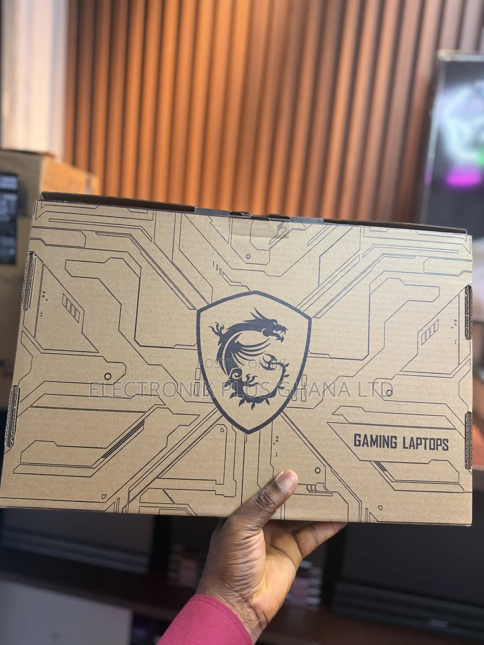 New Laptop MSI GF75 Thin 8GB AMD Ryzen 5 SSD 512GB