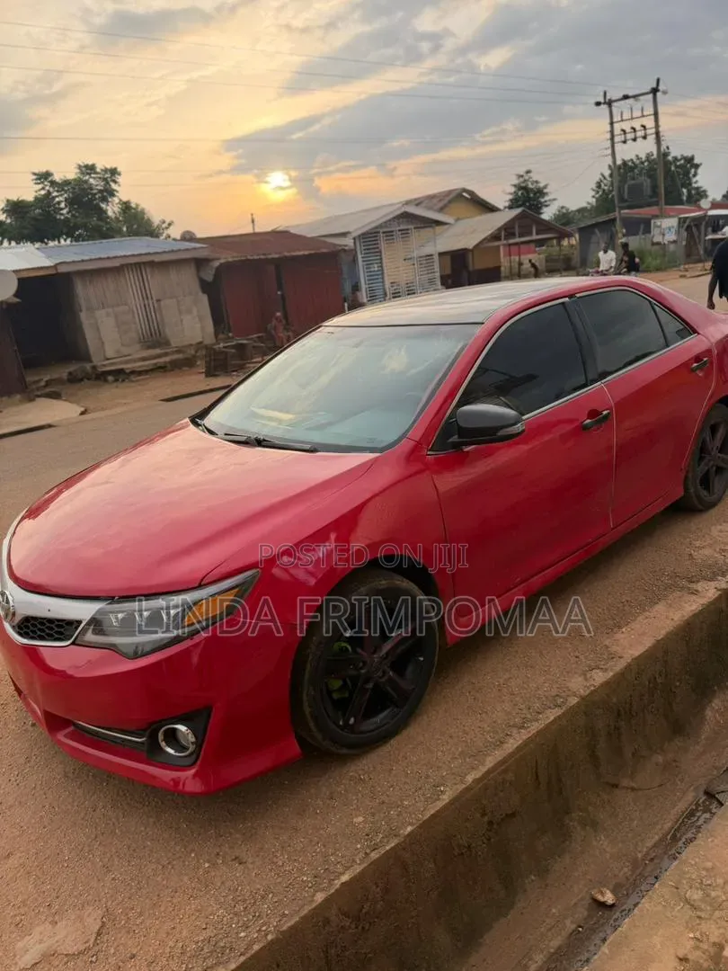 Toyota Camry SE 4dr Sedan (2.5L 4cyl 6A) 2015 Red
