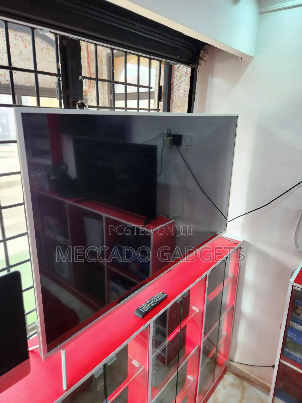 Asano 65" Uhd Smart Tv