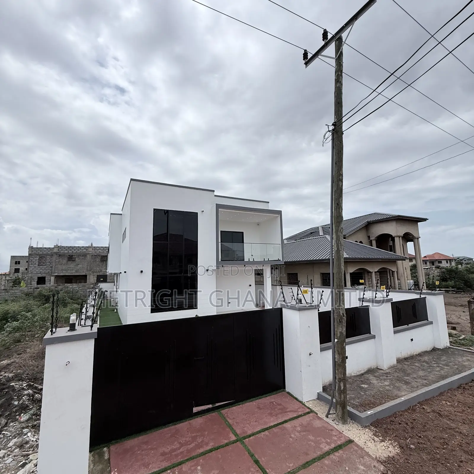 4bdrm House in Metright Ghana, Community 25 for sale