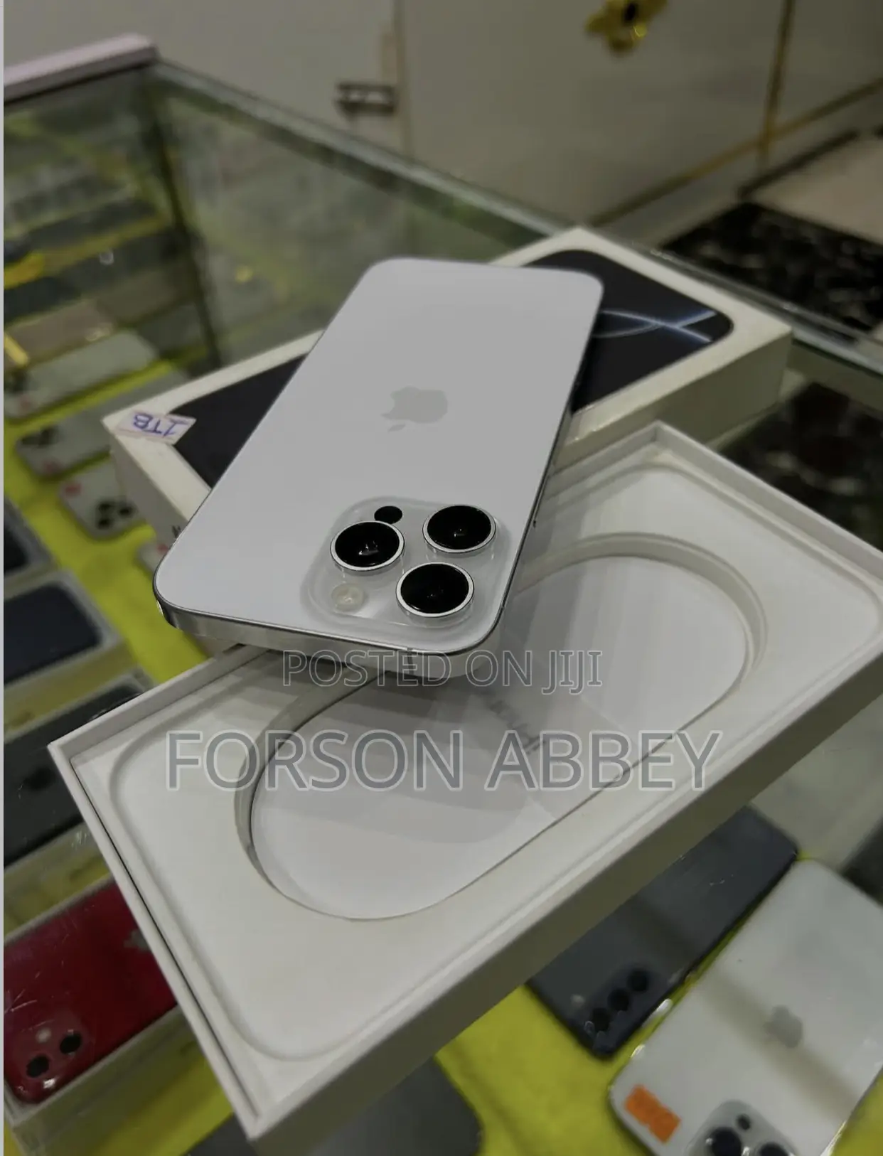 Apple iPhone 16 Pro Max 256 GB White