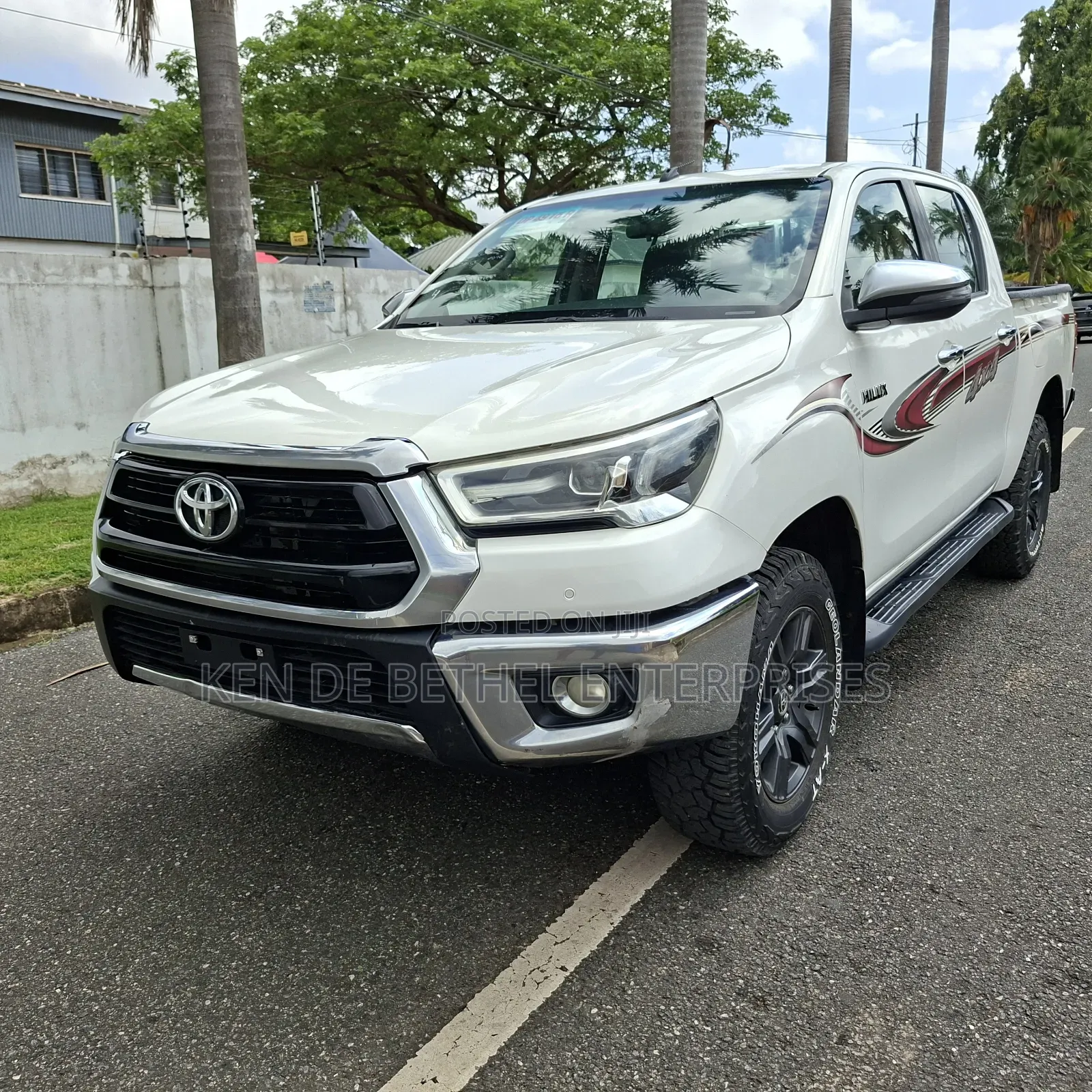 Toyota Hilux 2021 White