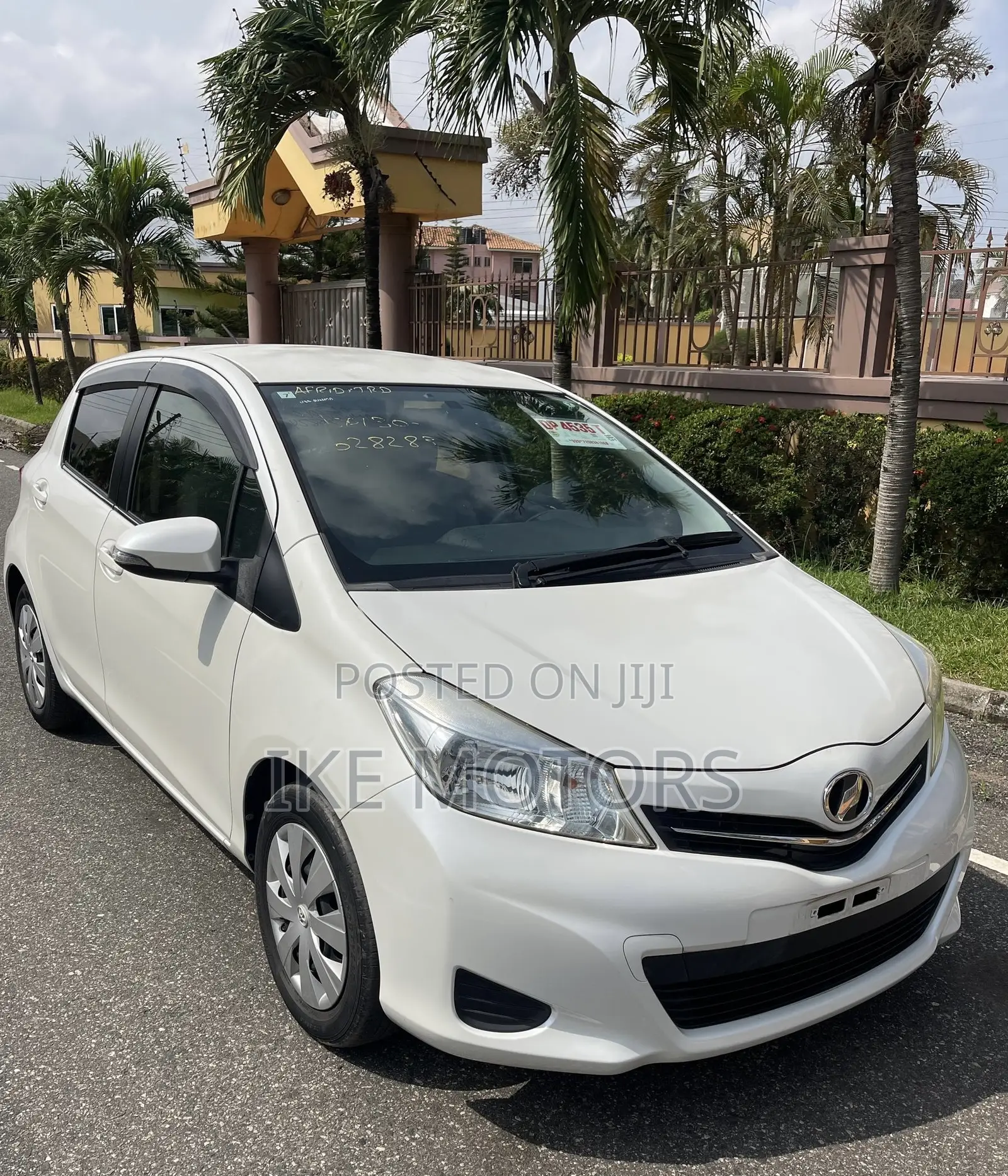 Toyota Vitz 1.3 AWD 3dr 2012 White