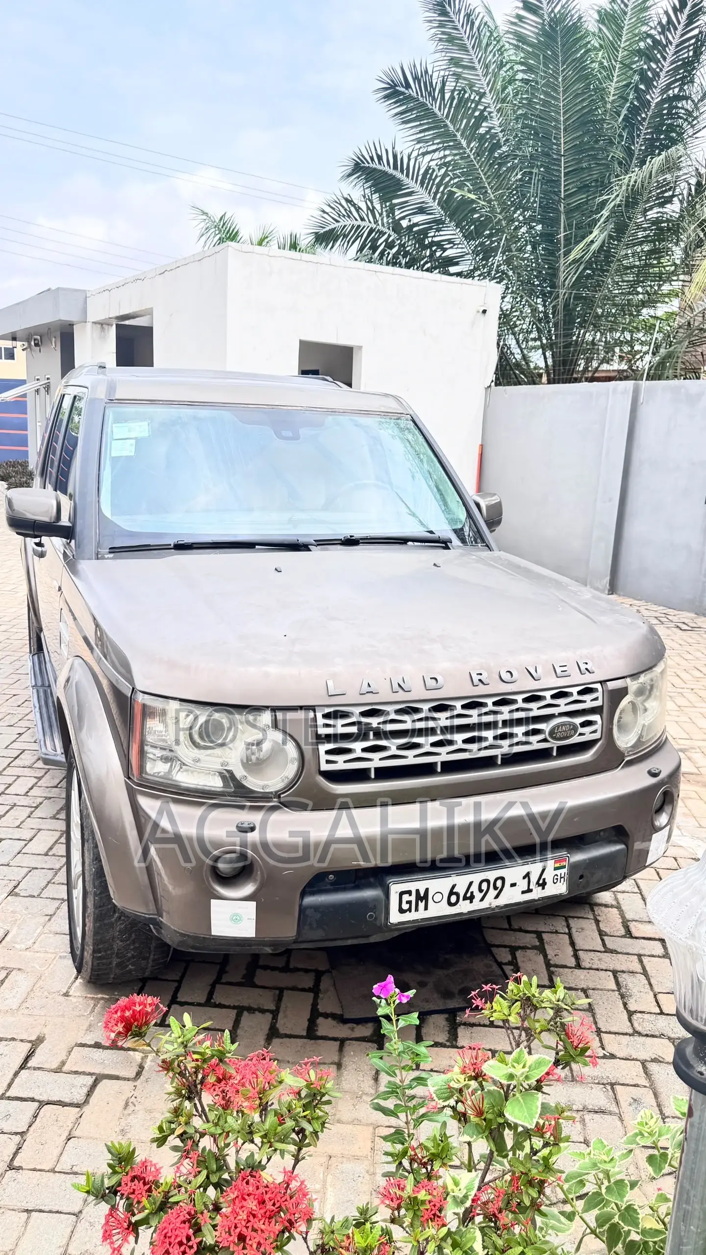 Land Rover Discovery 2013 Gold