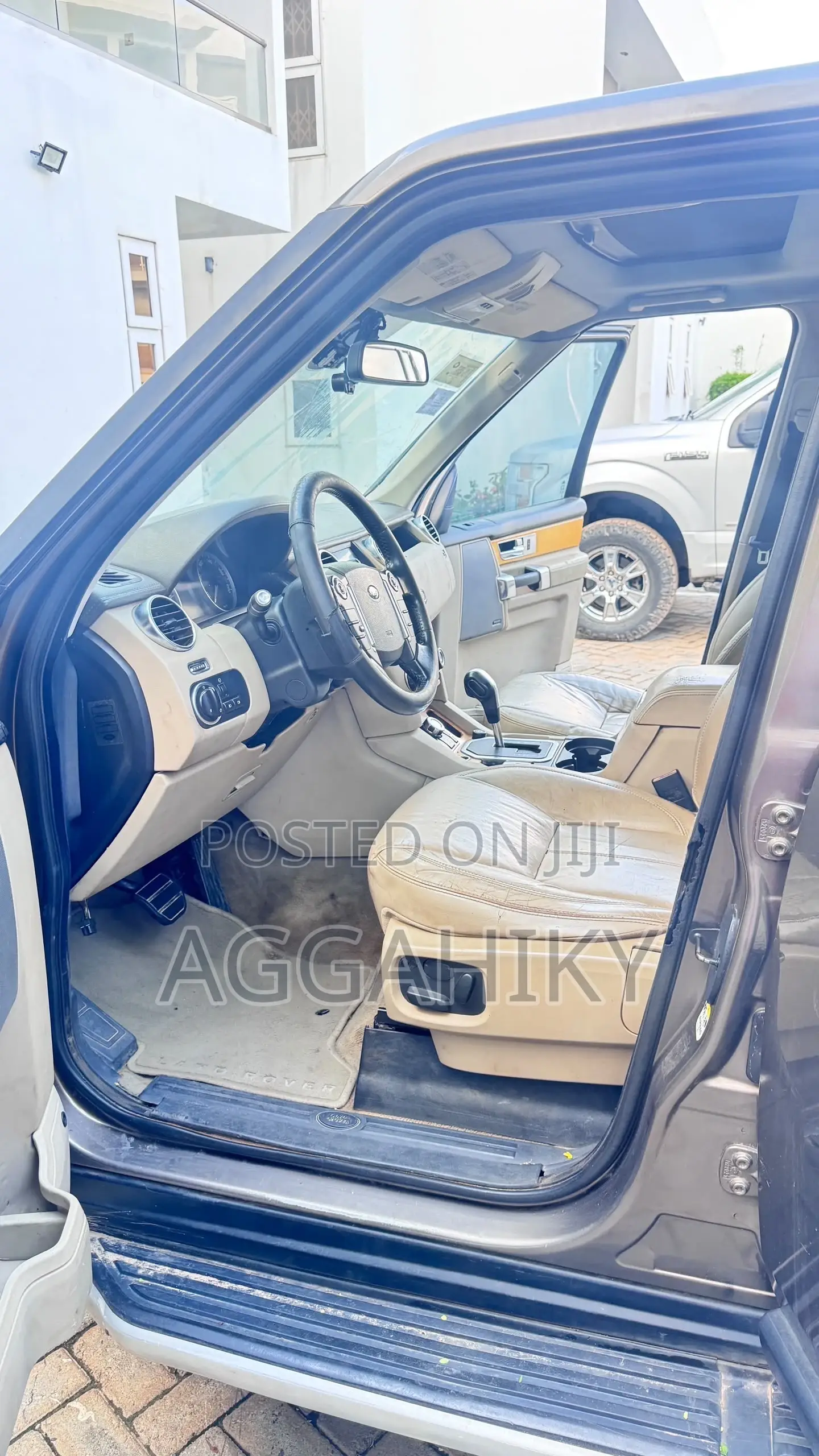 Land Rover Discovery 2013 Gold