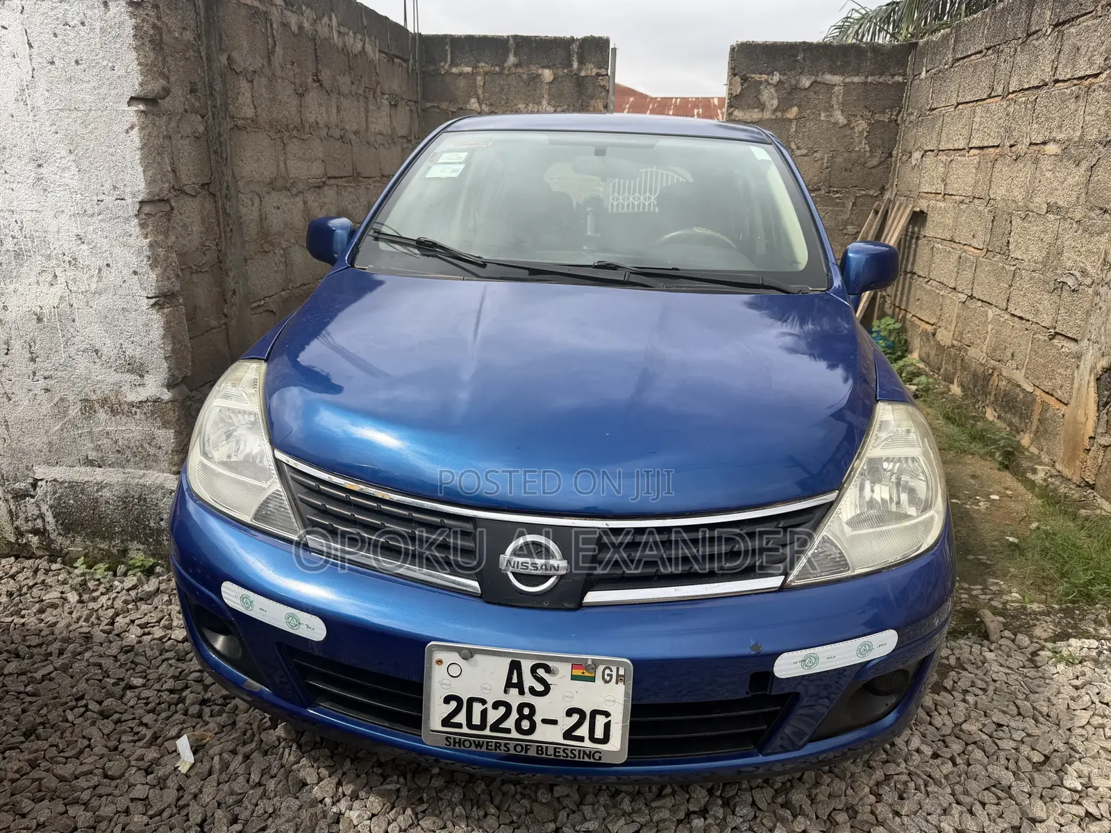 Nissan Versa 2010 Blue