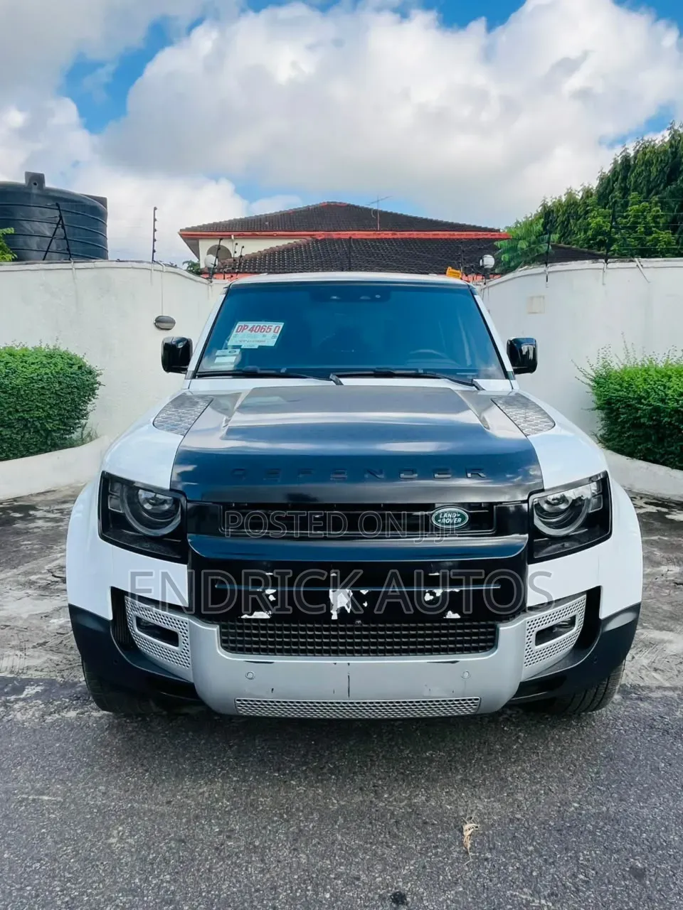 Land Rover Defender 2024 White
