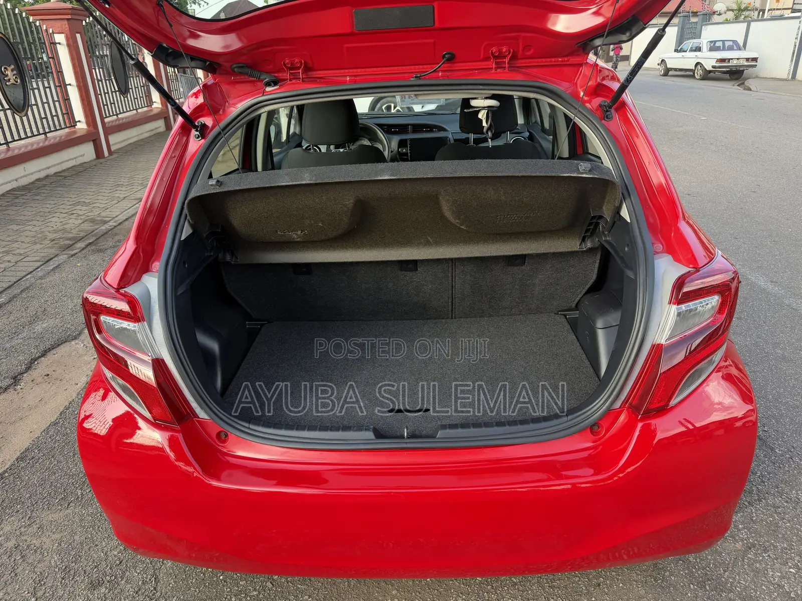 Toyota Yaris L Hatchback 3dr 2014 Red