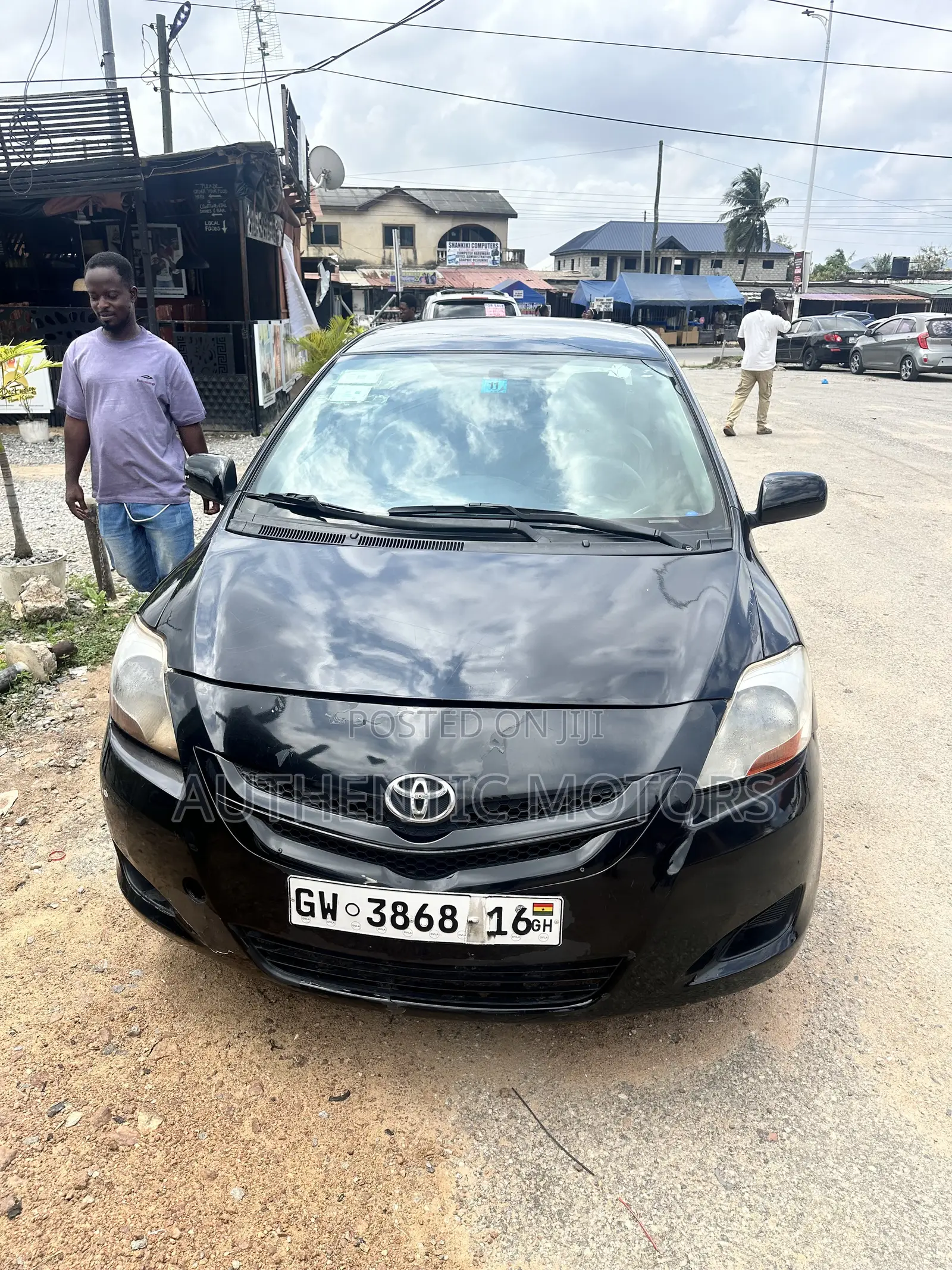 Toyota Yaris Base Sedan 4dr 2010 Black