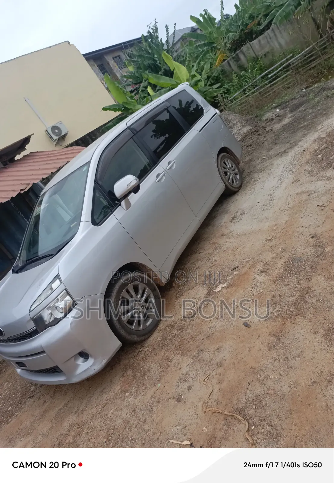Toyota Voxy 2013 Silver