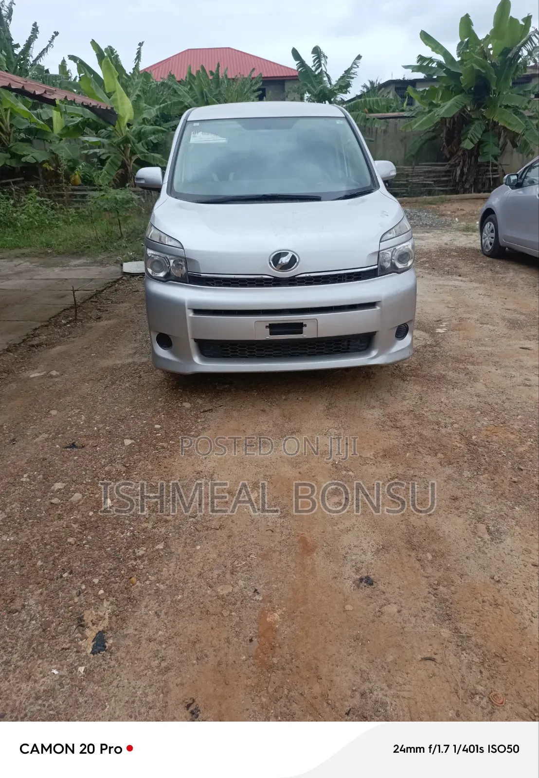 Toyota Voxy 2013 Silver