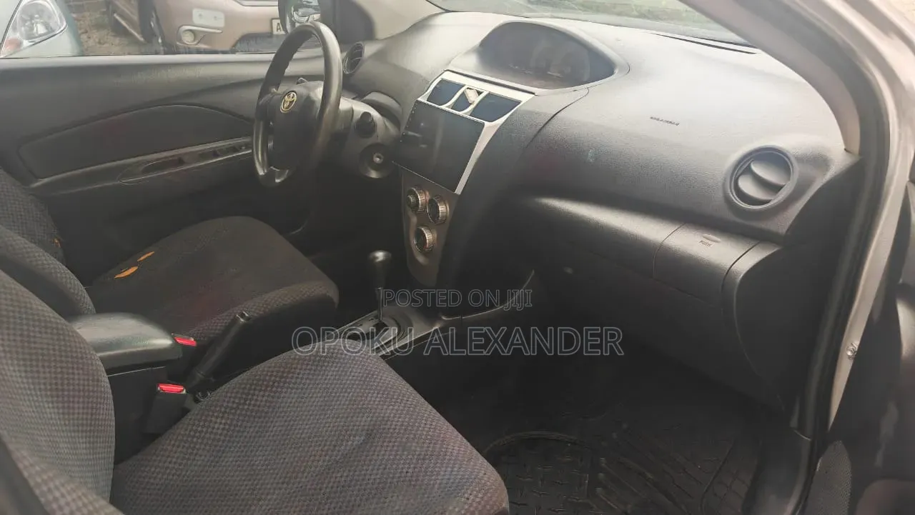 Toyota Yaris 2009 Silver