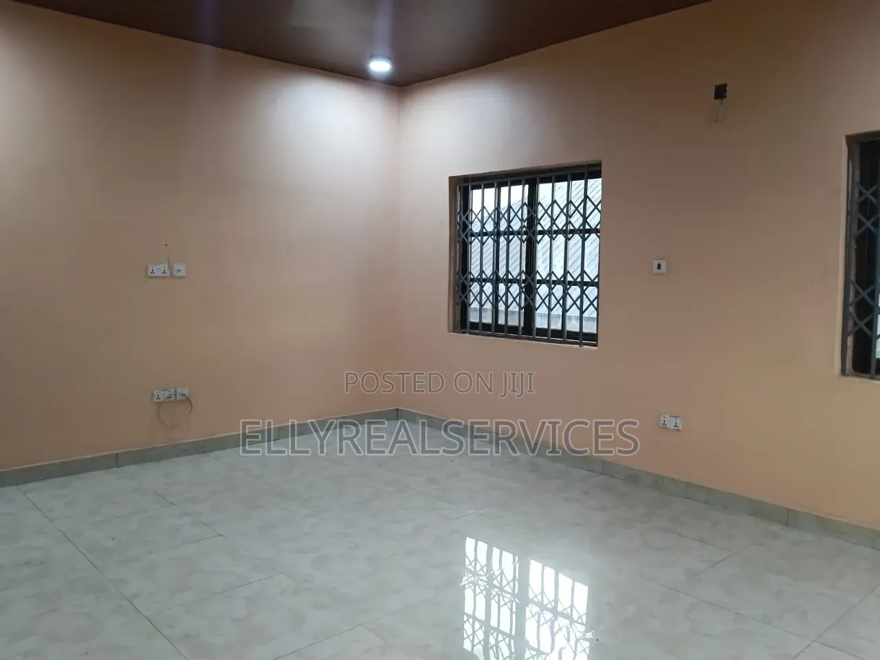 2bdrm Apartment in Ellyrealservices, Frafraha for rent