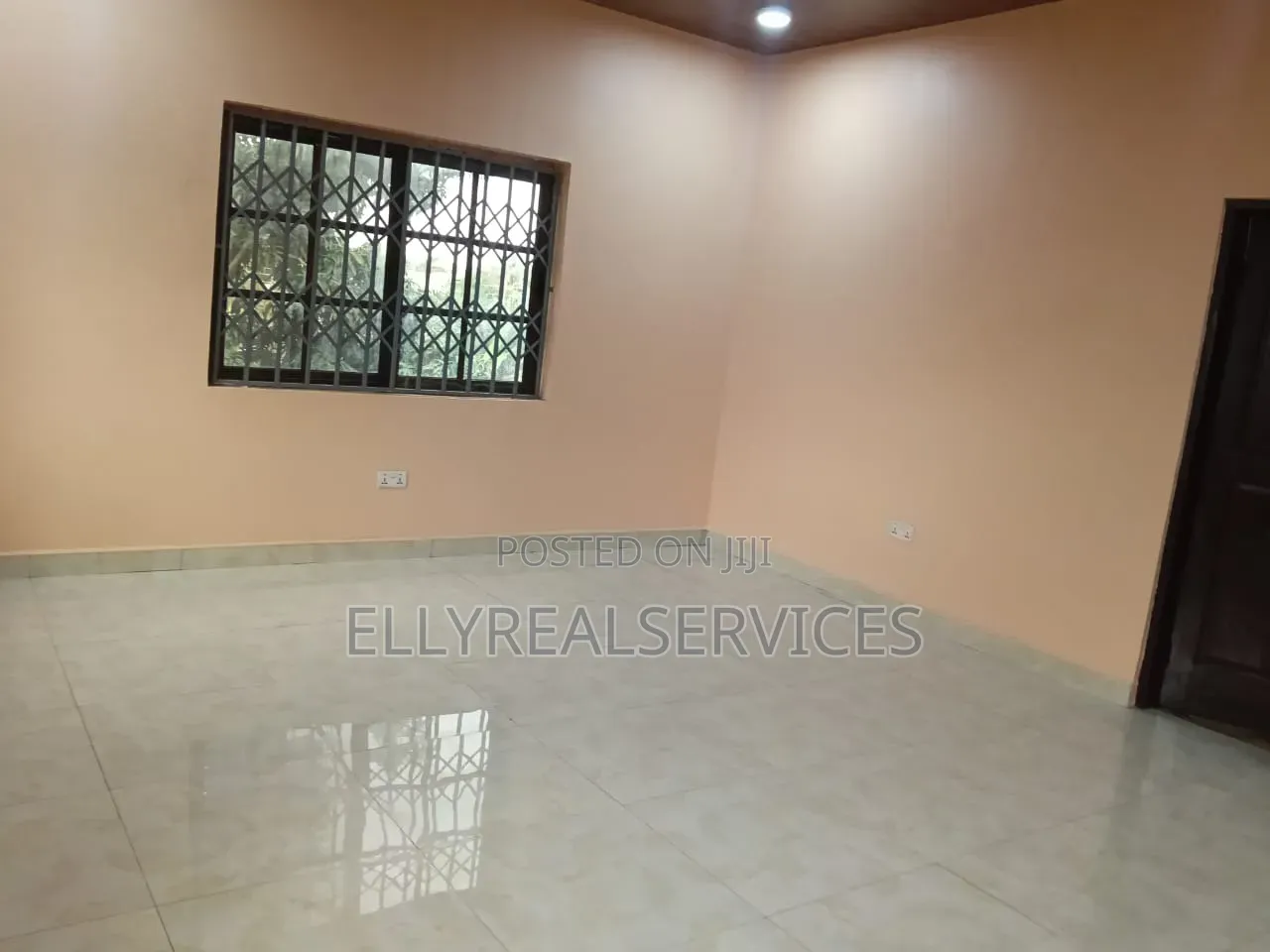 2bdrm Apartment in Ellyrealservices, Frafraha for rent