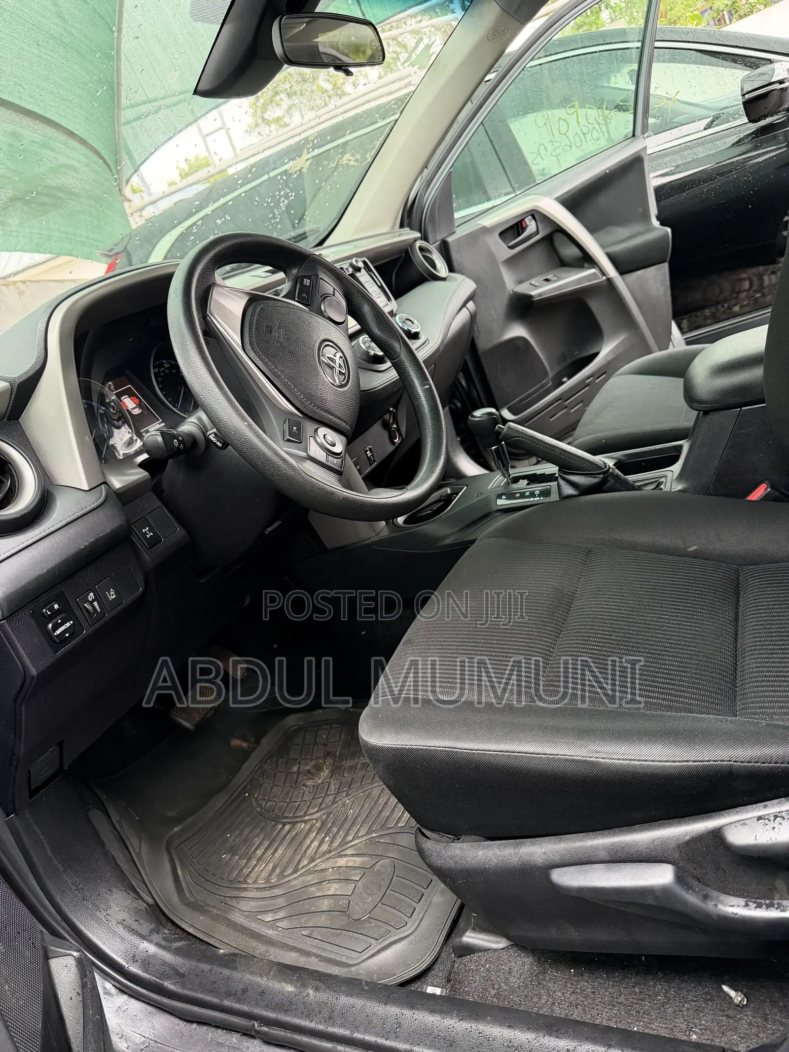 Toyota RAV4 LE 4dr SUV AWD (2.5L 4cyl 6A) 2018 Gray