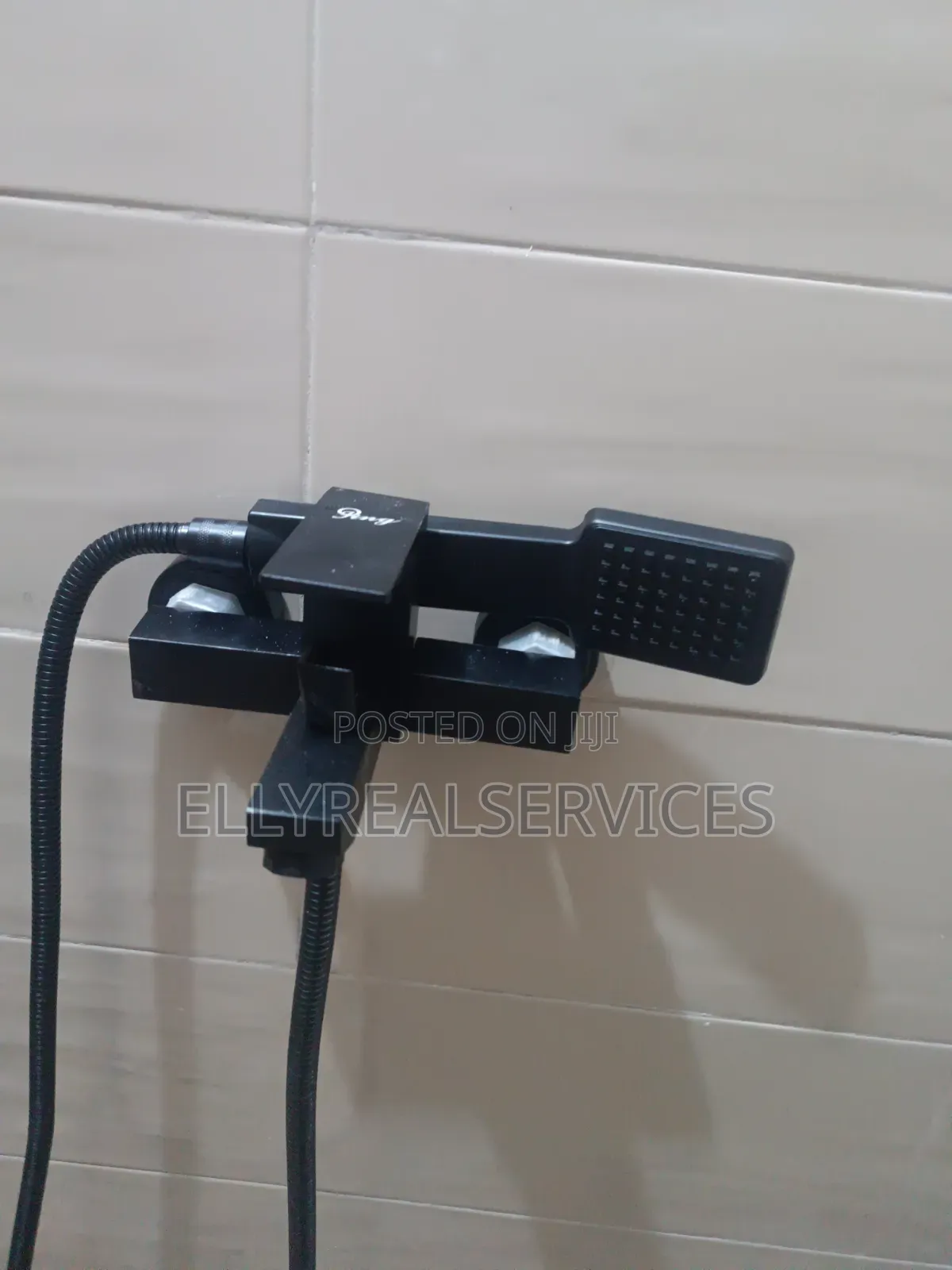 1bdrm Apartment in Ellyrealservices, Adenta for rent