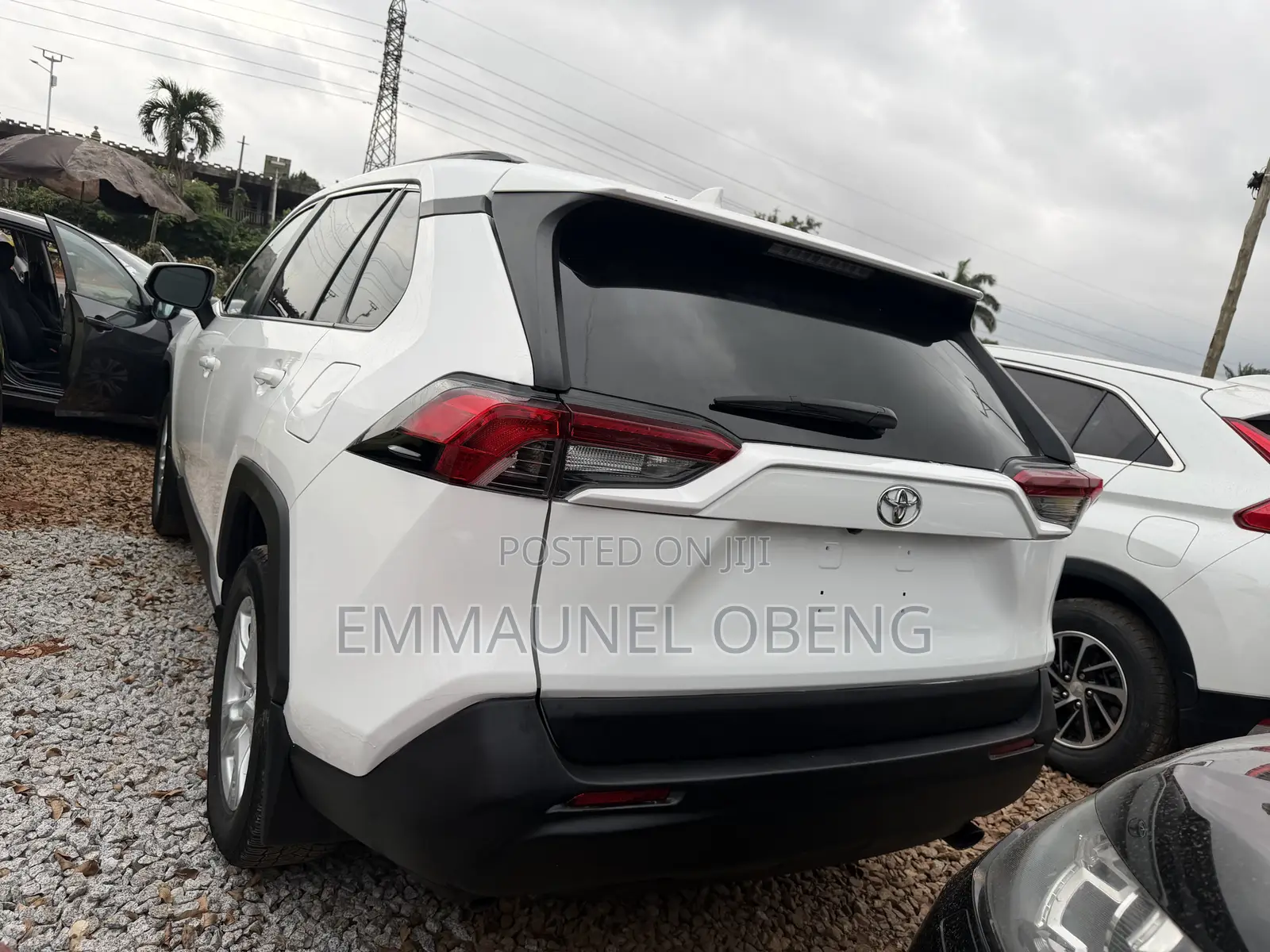 Toyota RAV4 LE AWD 2020 White