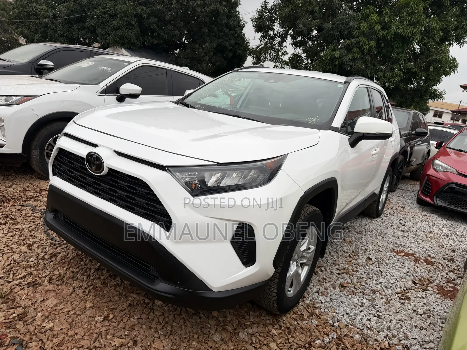 Toyota RAV4 LE AWD 2020 White