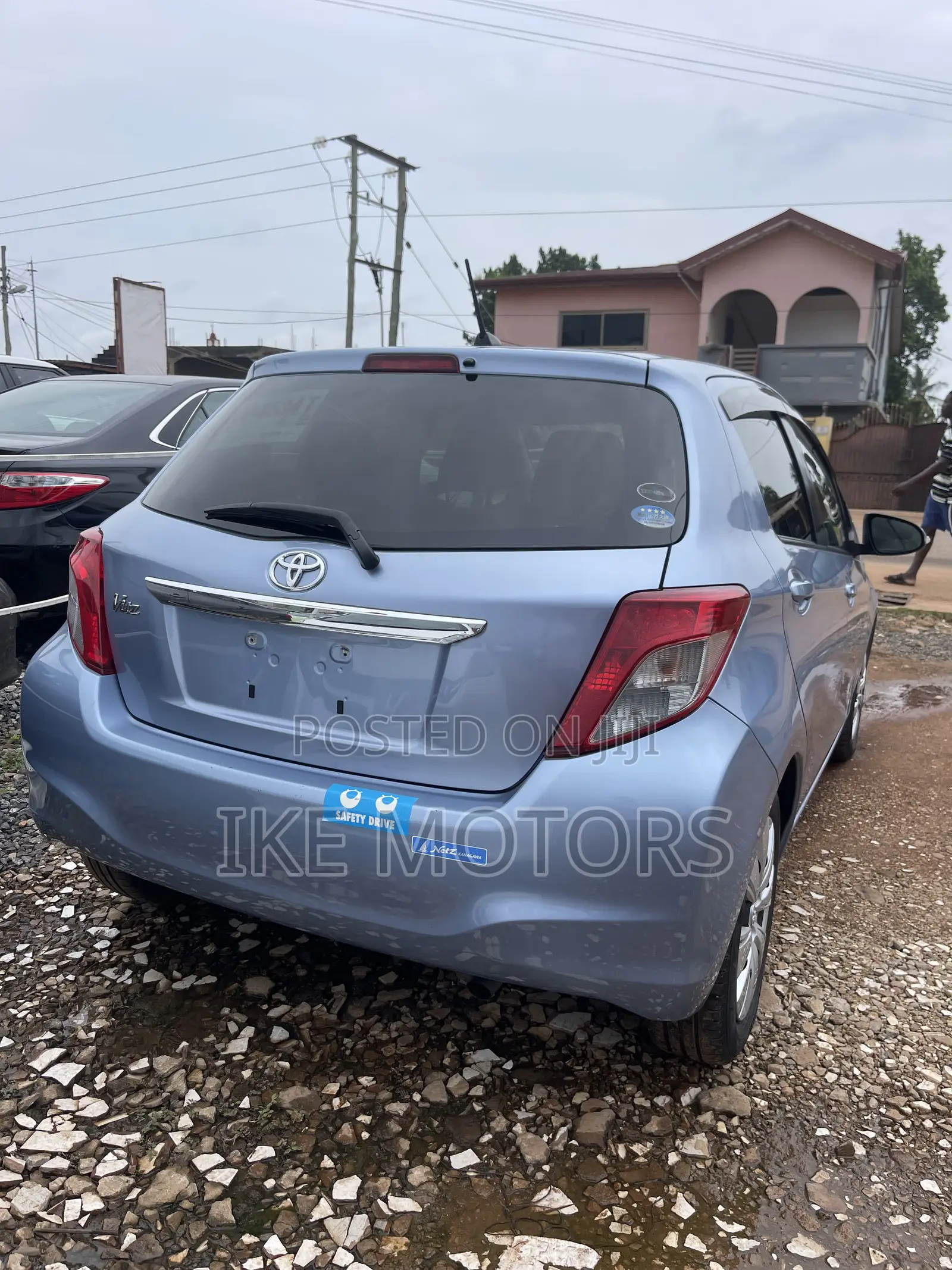 Toyota Vitz 1.3 AWD 3dr 2013 Blue