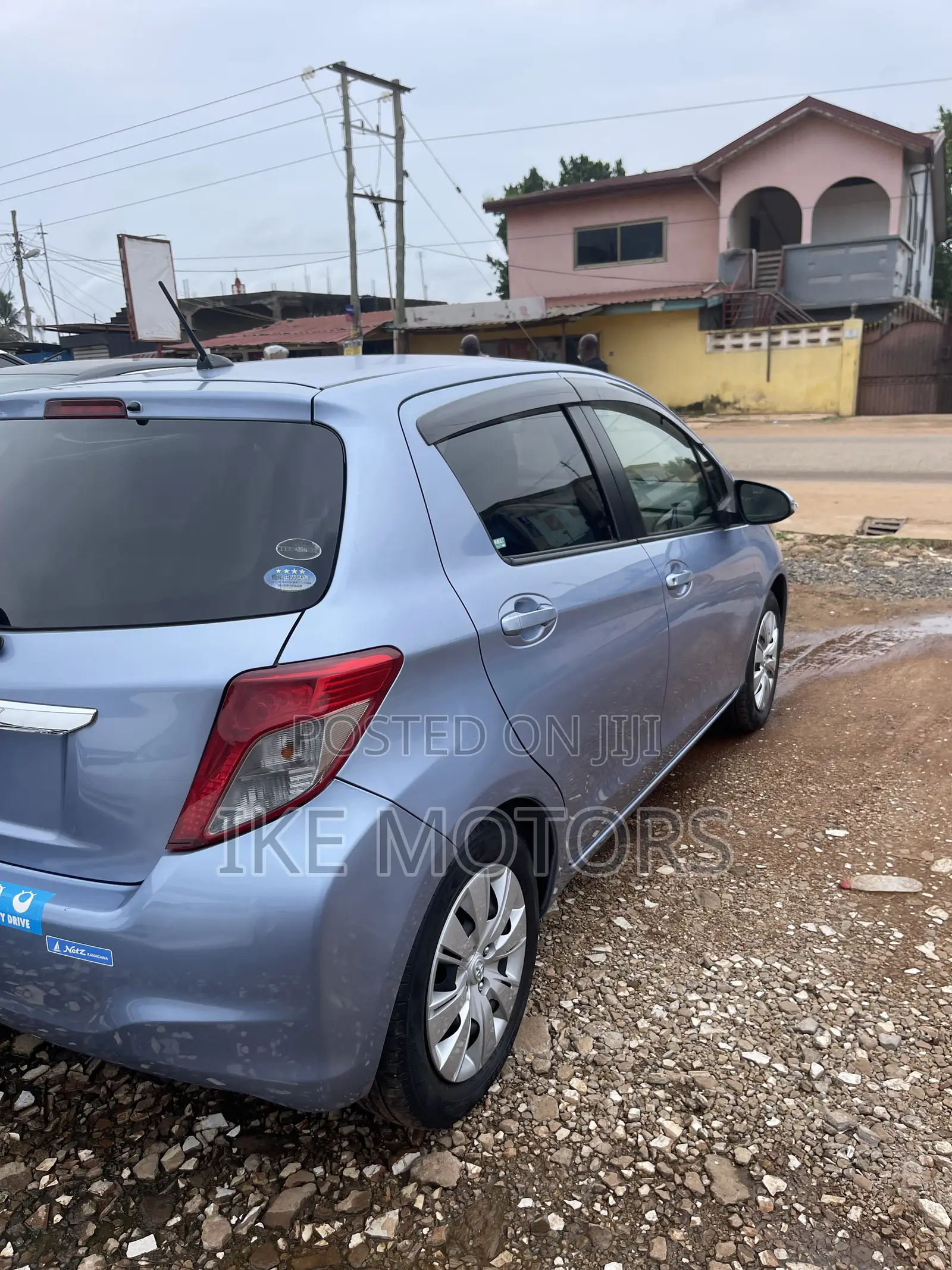 Toyota Vitz 1.3 AWD 3dr 2013 Blue