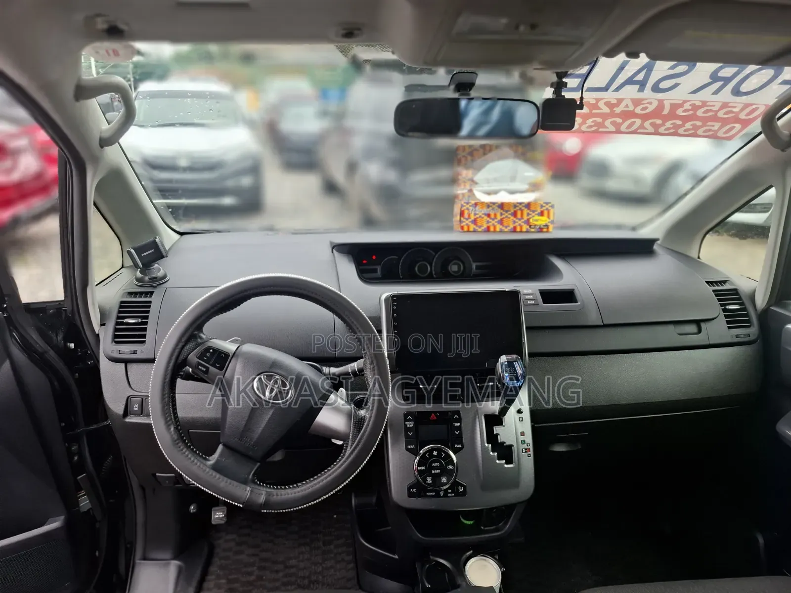 Toyota Voxy 2013 Black