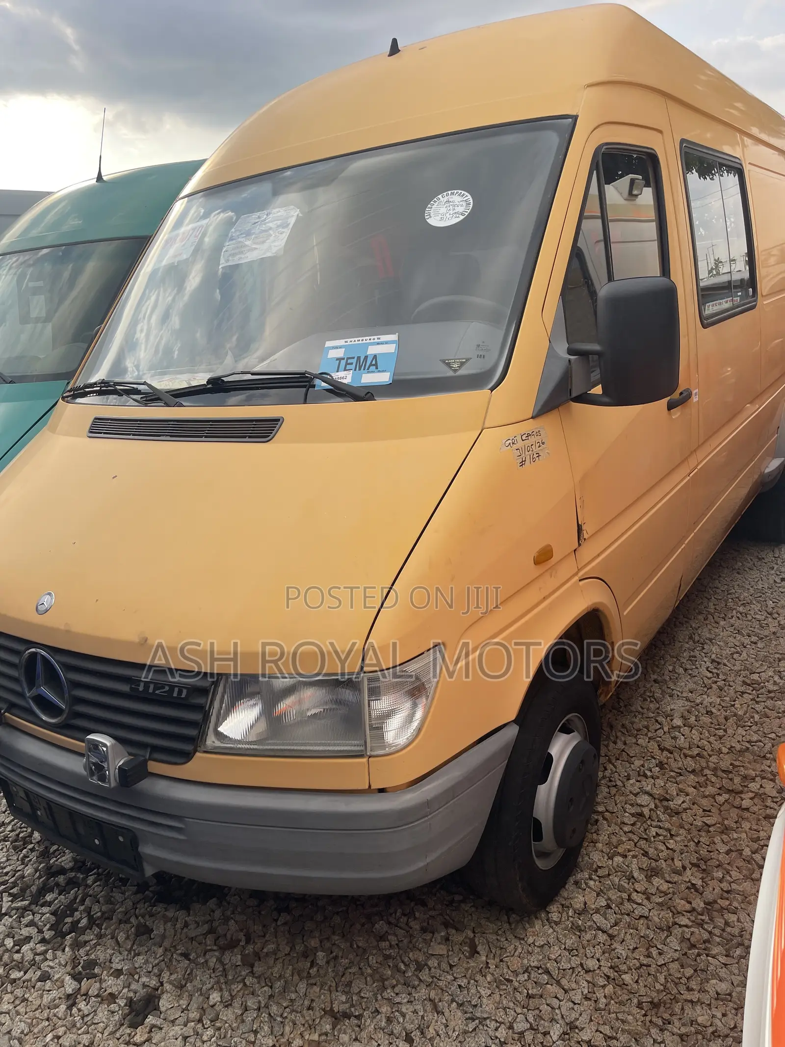 Mercedes-Benz Sprinter 1999 Yellow