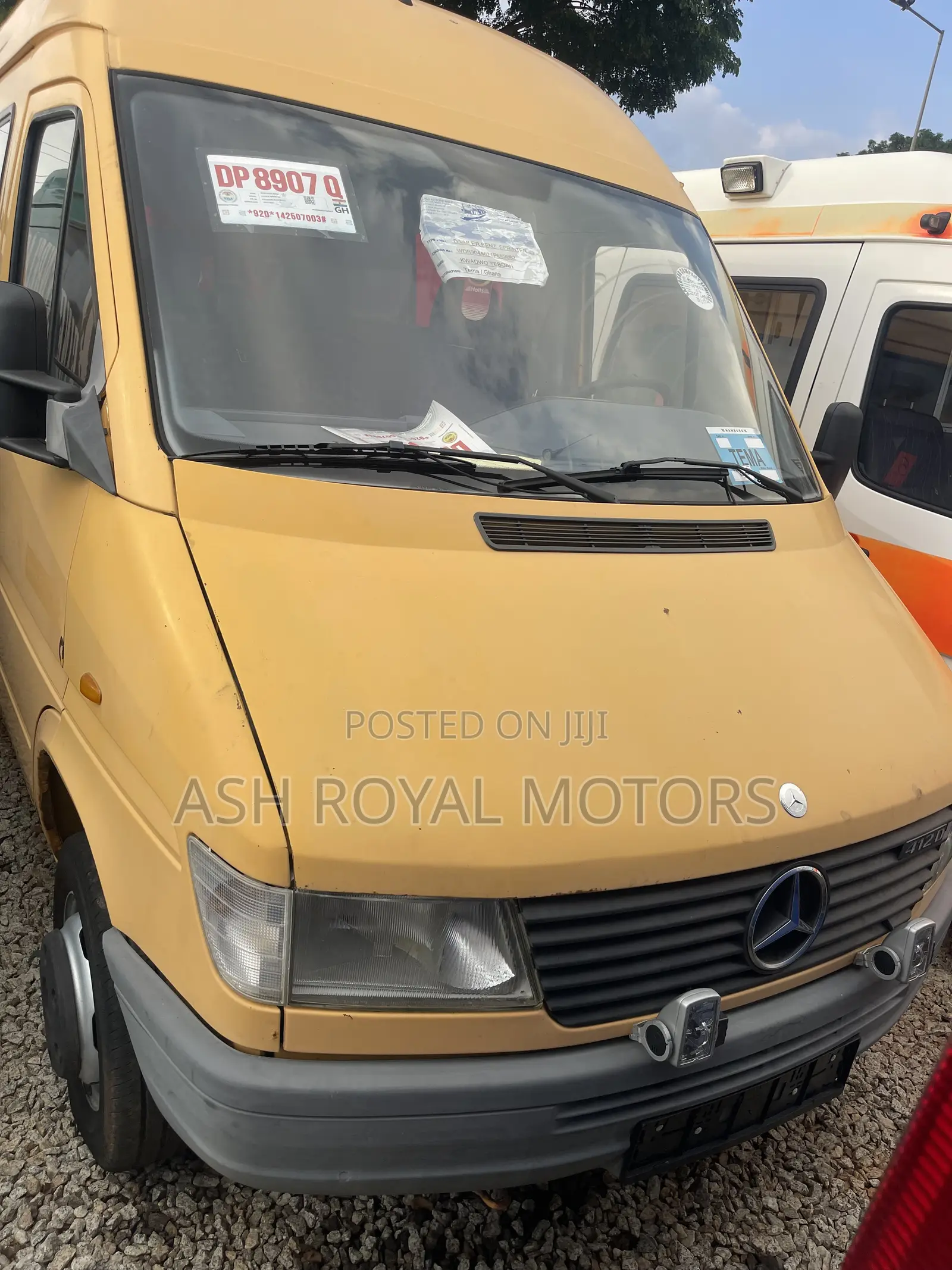 Mercedes-Benz Sprinter 1999 Yellow