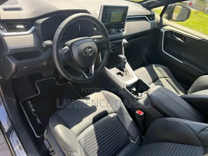 Toyota RAV4 2022 Gray