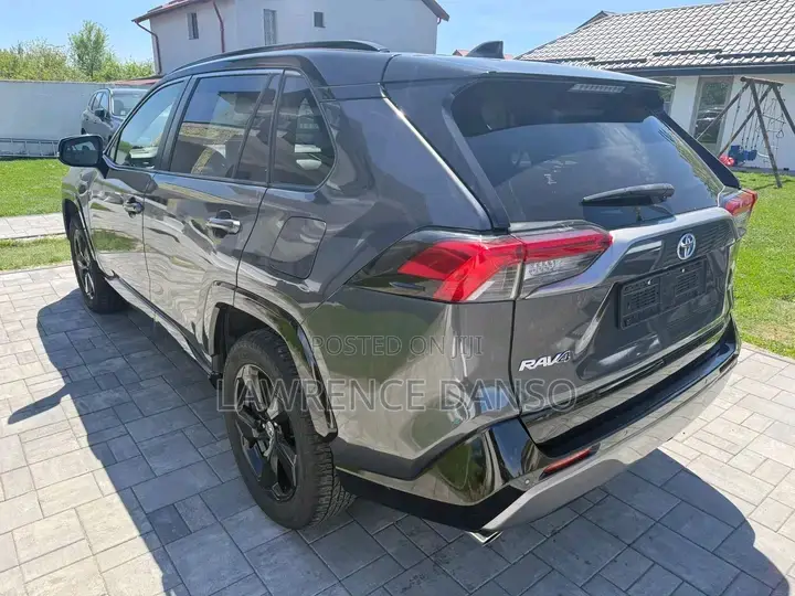Toyota RAV4 2022 Gray