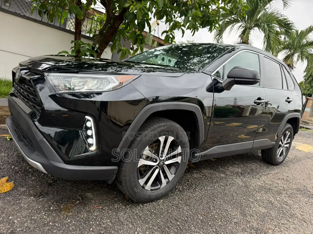 Toyota RAV4 LE 2021 Black