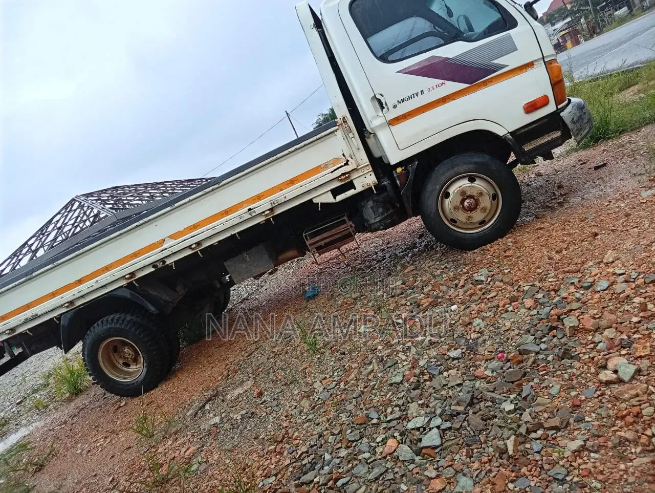 Hyundai Mighty 2