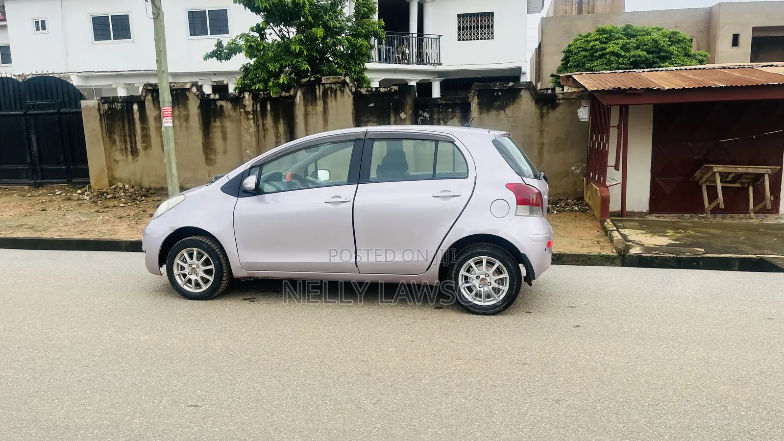 Toyota Vitz 1.0 FWD 3dr 2010 Gray