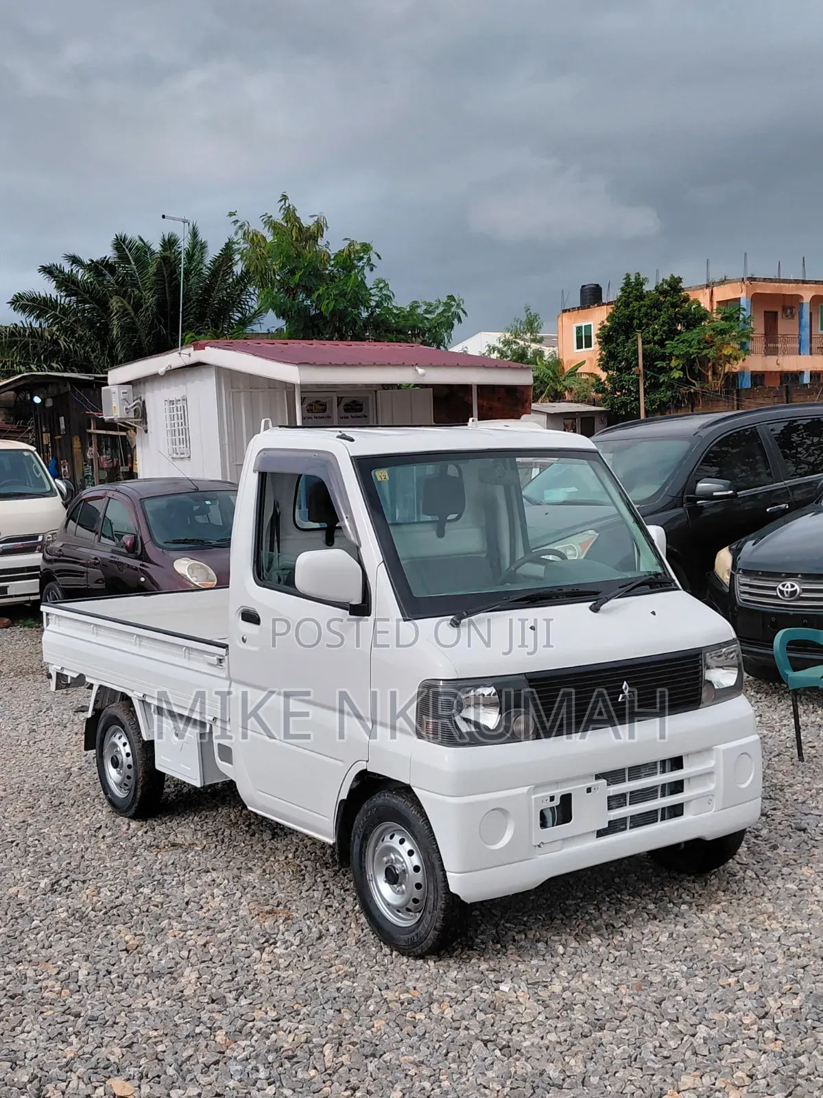 Mitsubishi Minicab Truck 2001 White