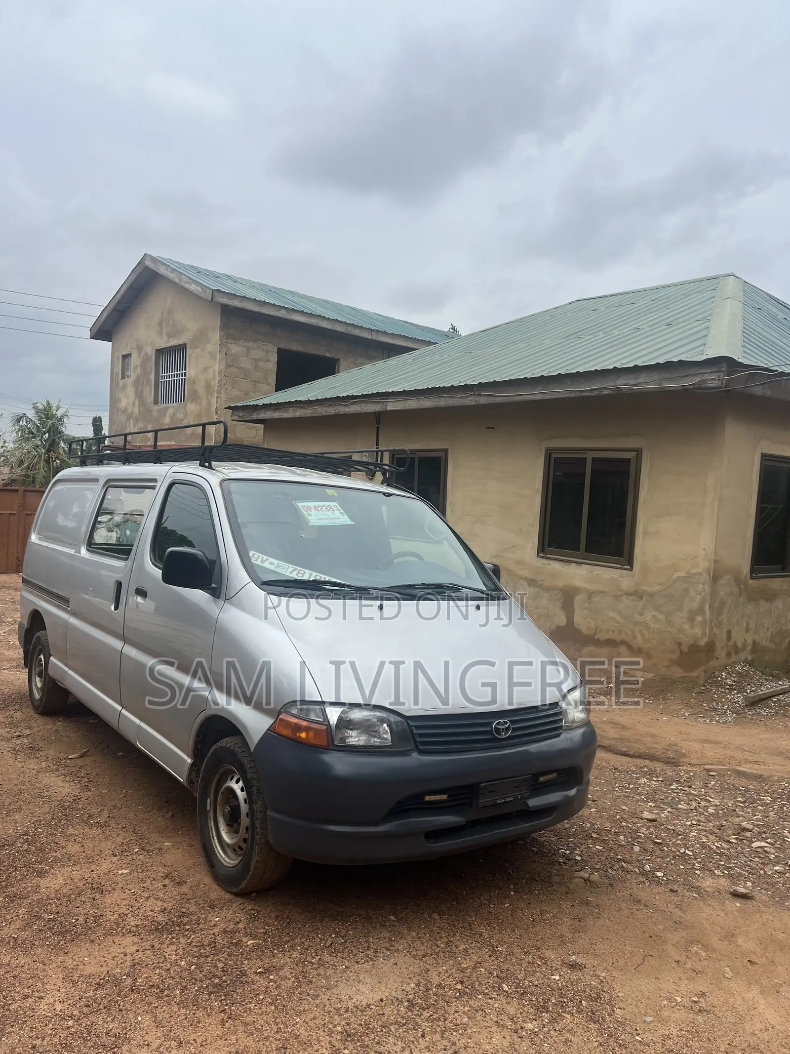 Toyota HiAce 2010 Silver