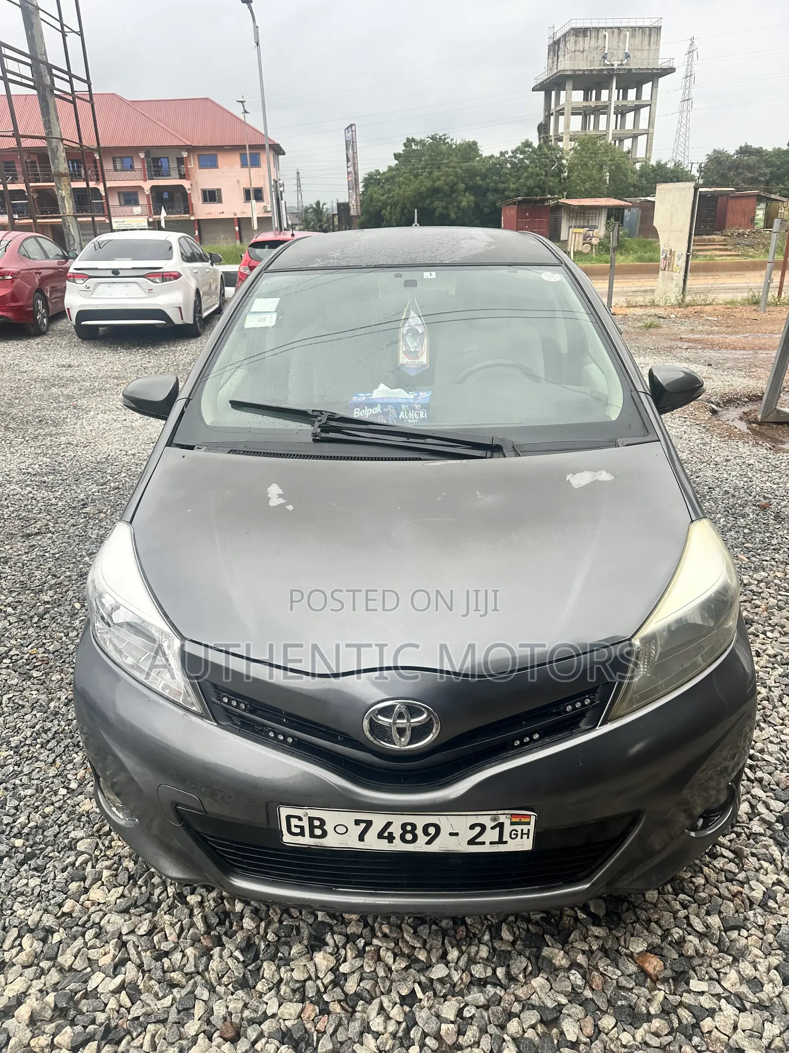 Toyota Vitz 1.0 FWD 5dr 2012 Gray