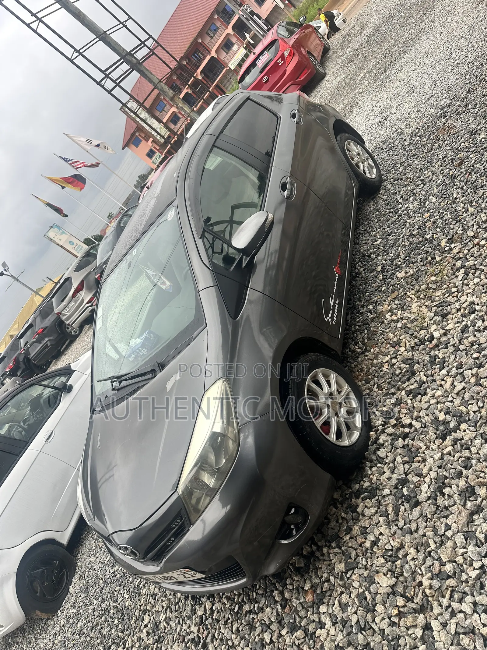 Toyota Vitz 1.0 FWD 5dr 2012 Gray