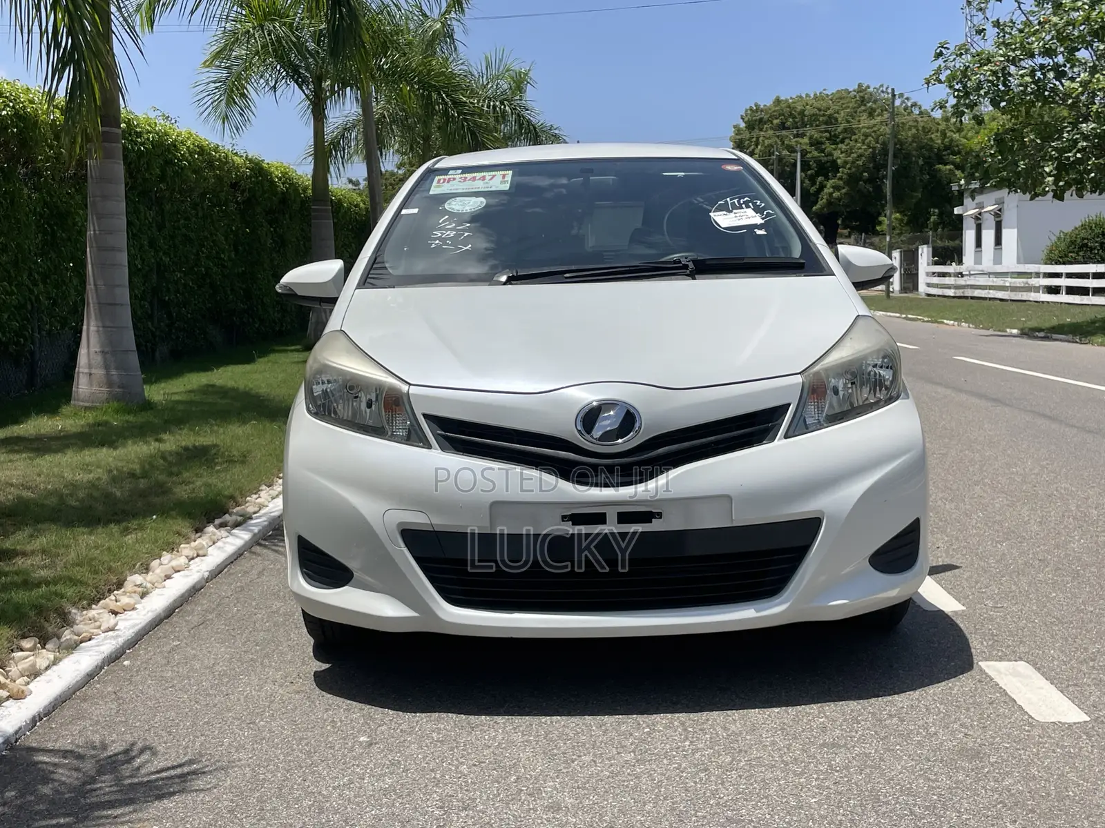 Toyota Vitz 1.3 FWD 5dr 2014 White