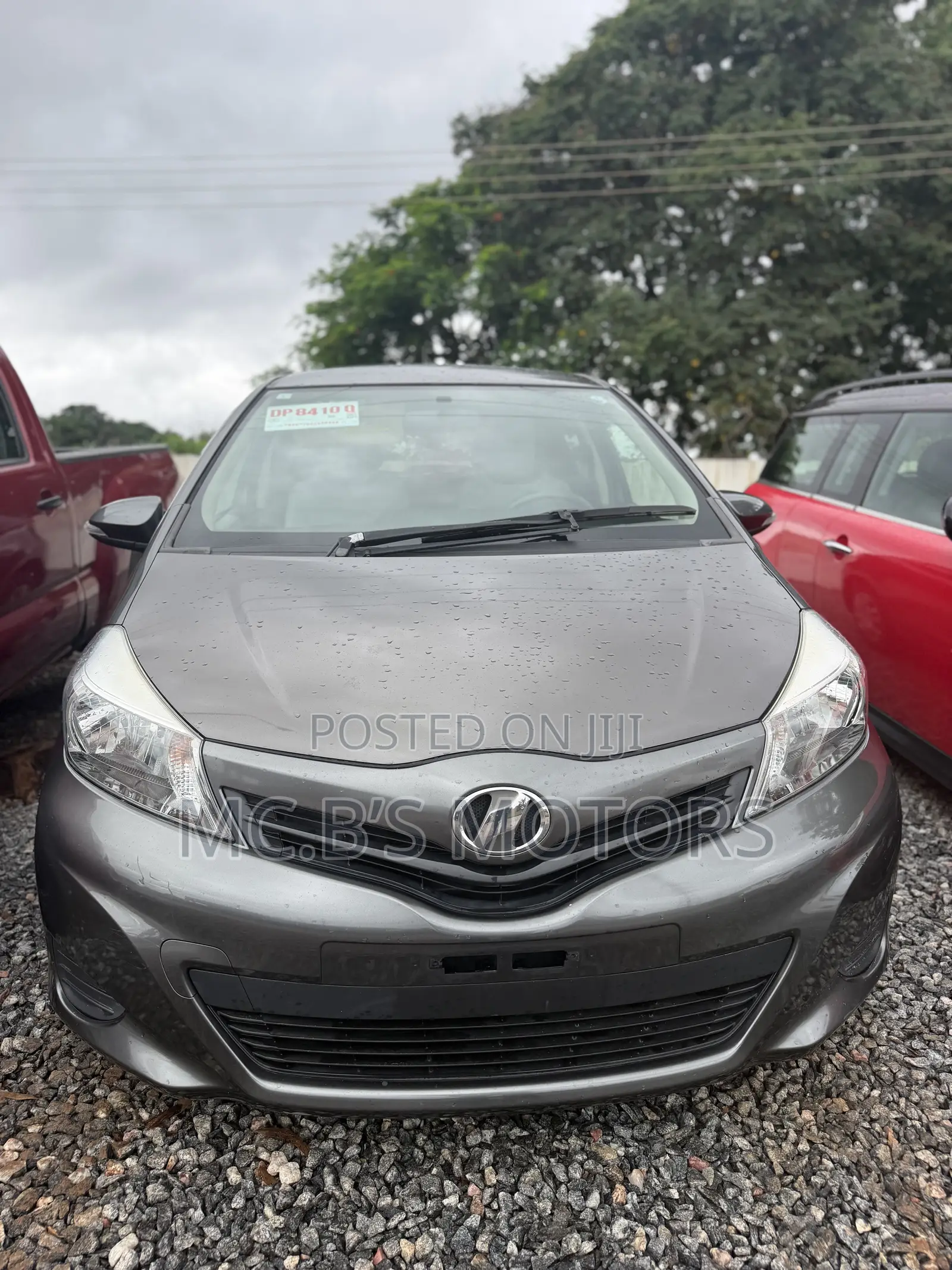 Toyota Vitz 2013 Silver
