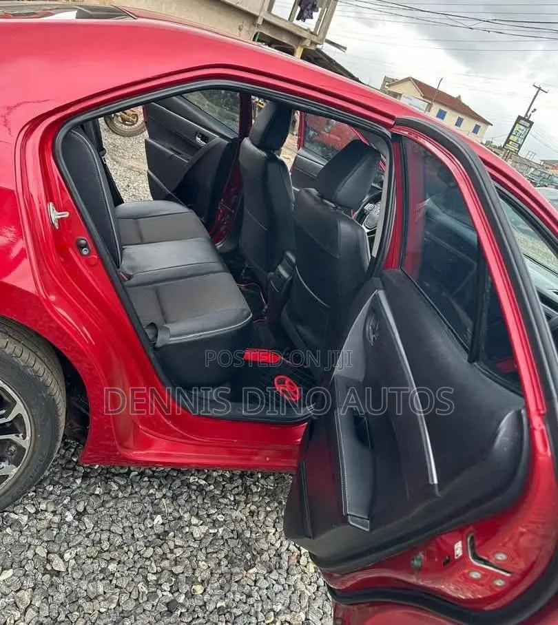 Toyota Corolla 2016 Red