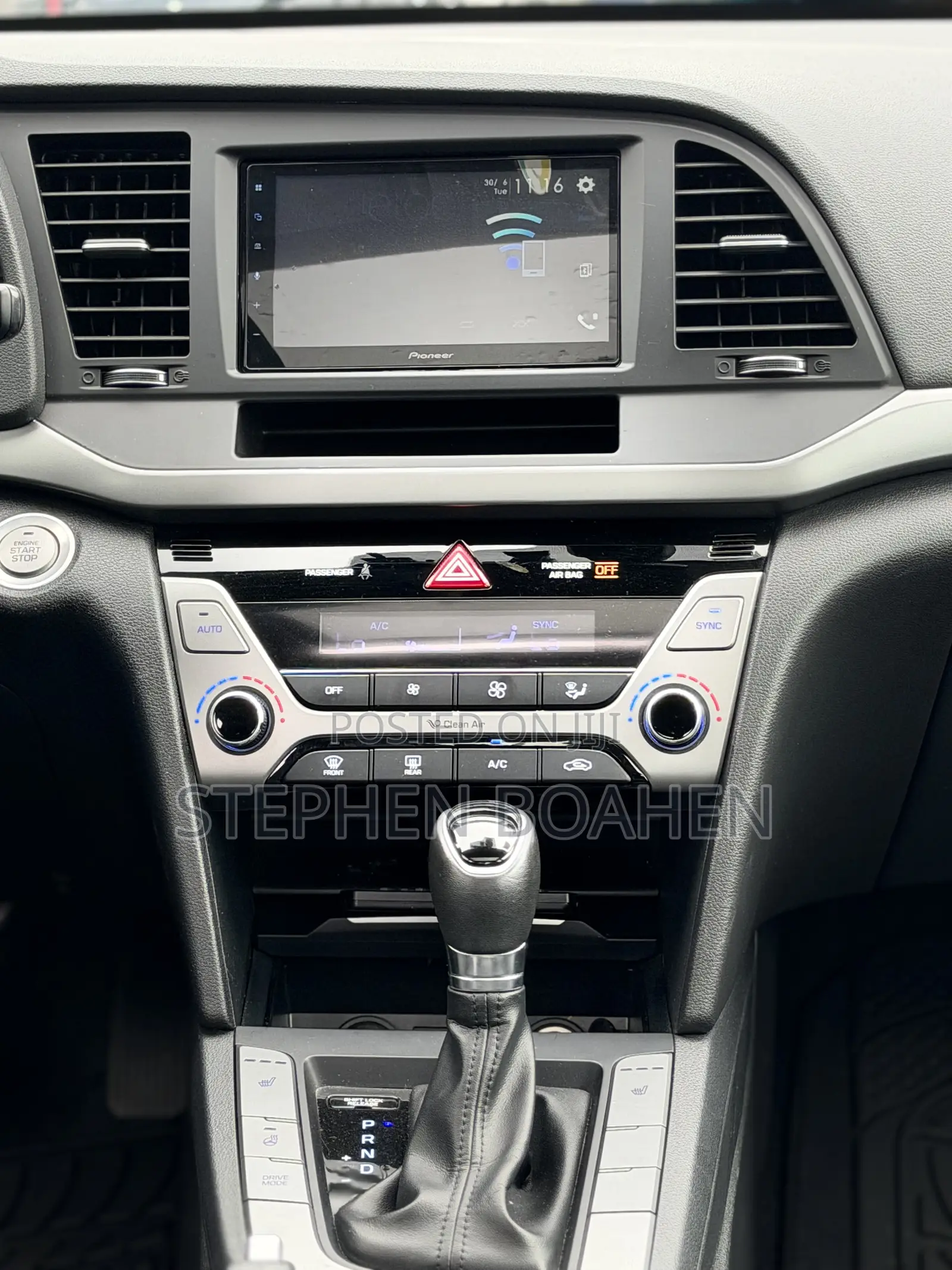 Hyundai Elantra Limited Sedan FWD (2.0L 4cyl 6A) 2017 Blue