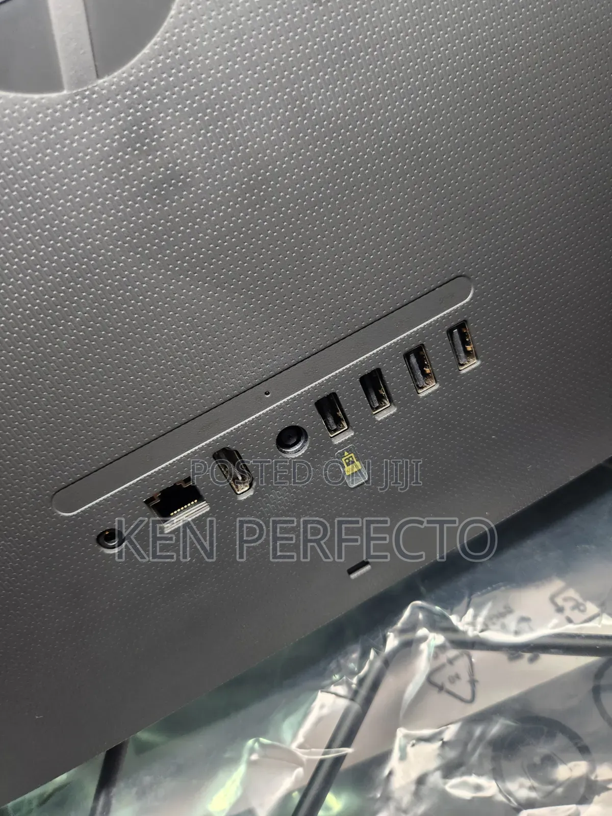 New Desktop Computer HP 200 G4 22 All-in-One 4GB Intel Core i3 HDD 1T