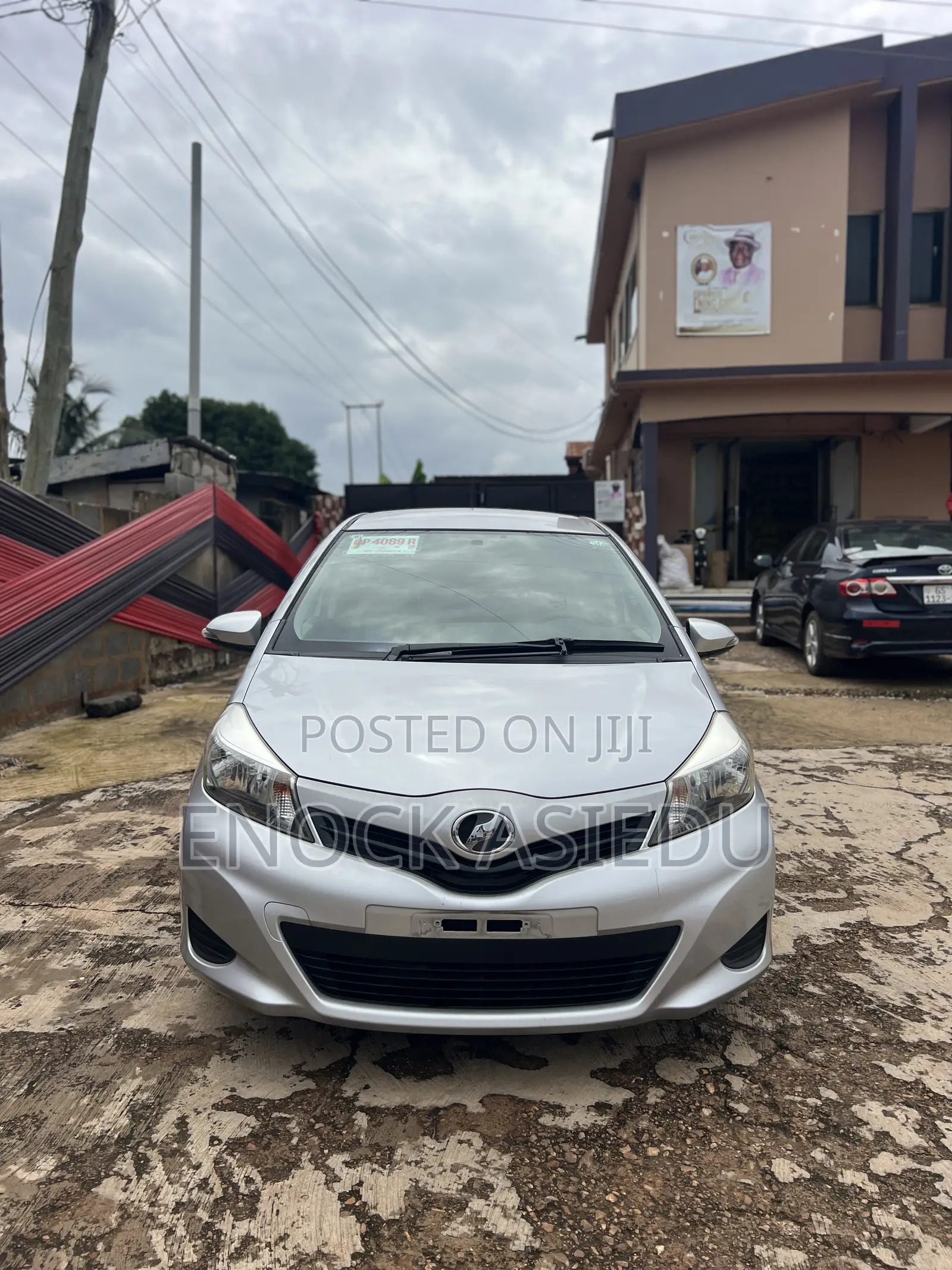 Toyota Vitz 1.3 AWD 5dr 2013 Silver